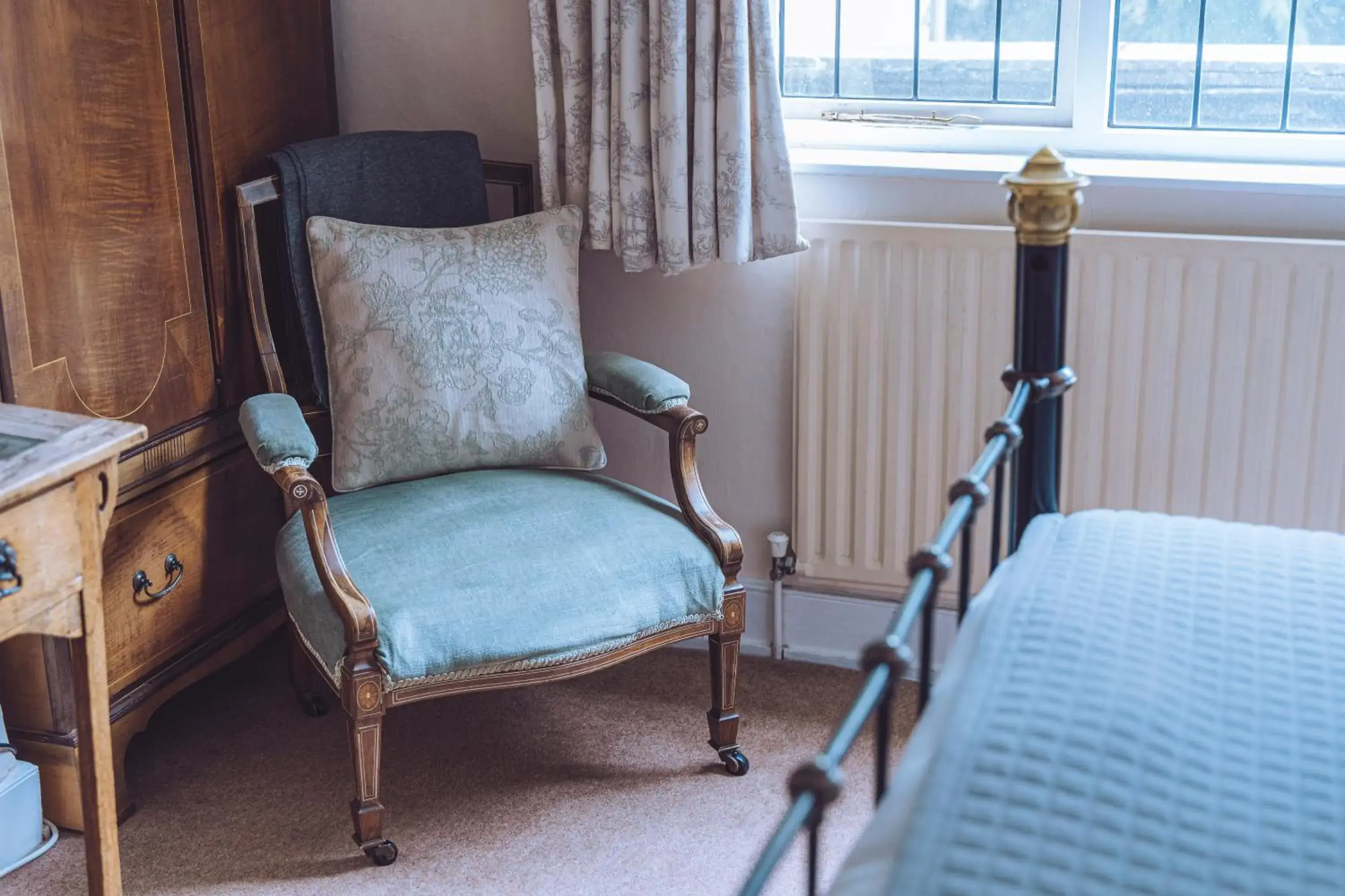 Bedroom, Seating Area in Spread Eagle Inn