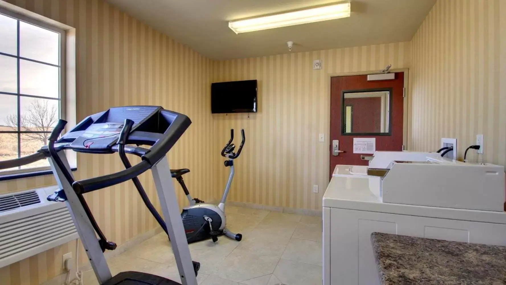 Fitness centre/facilities, Fitness Center/Facilities in Cobblestone Hotel - Wayne