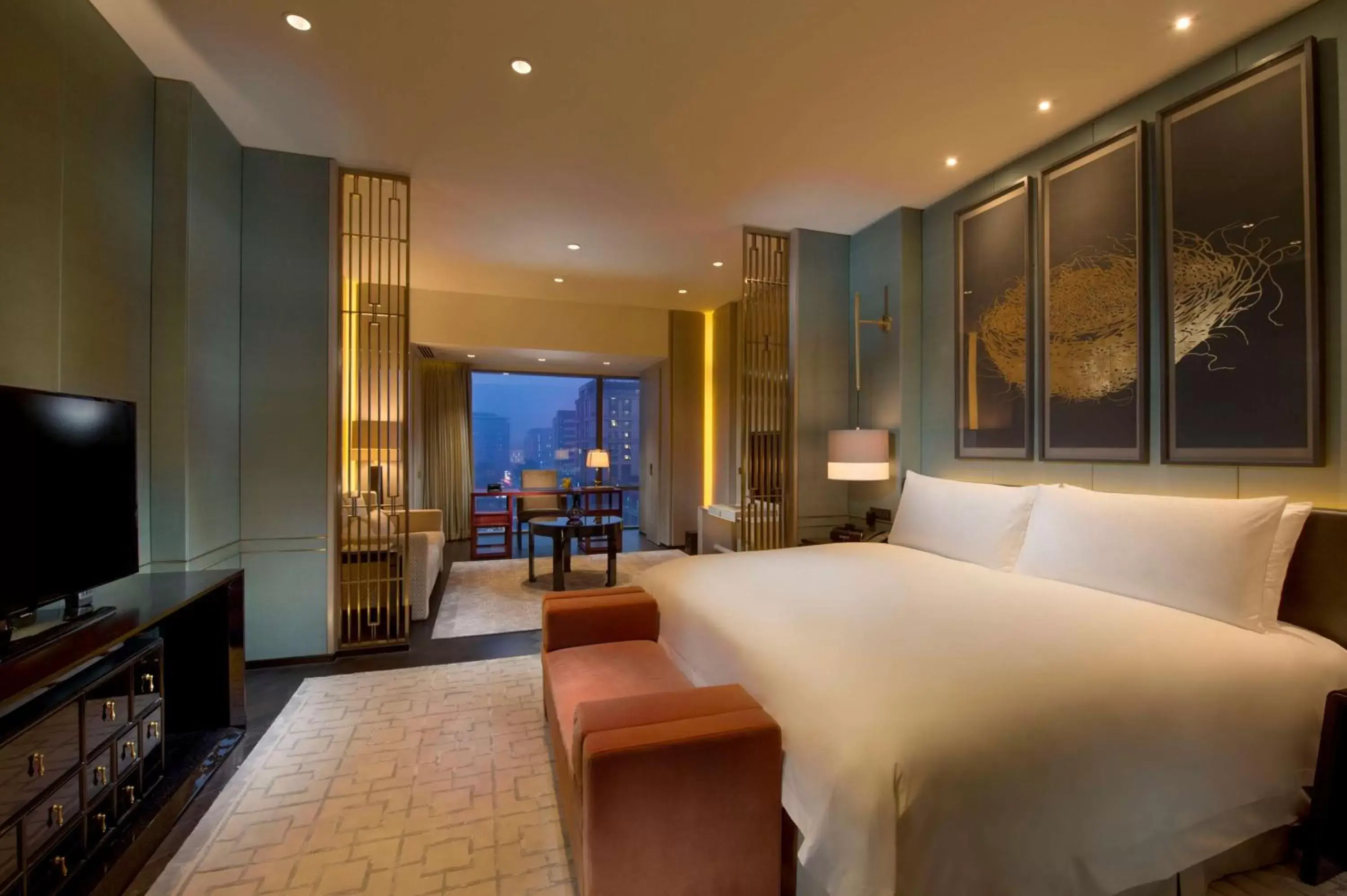 Bed in Waldorf Astoria Beijing