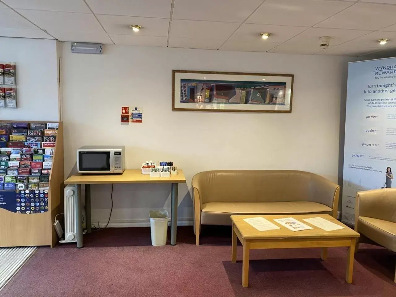 Lobby or reception in Days Inn Michaelwood M5 Lobby or reception in Days Inn Michaelwood M5