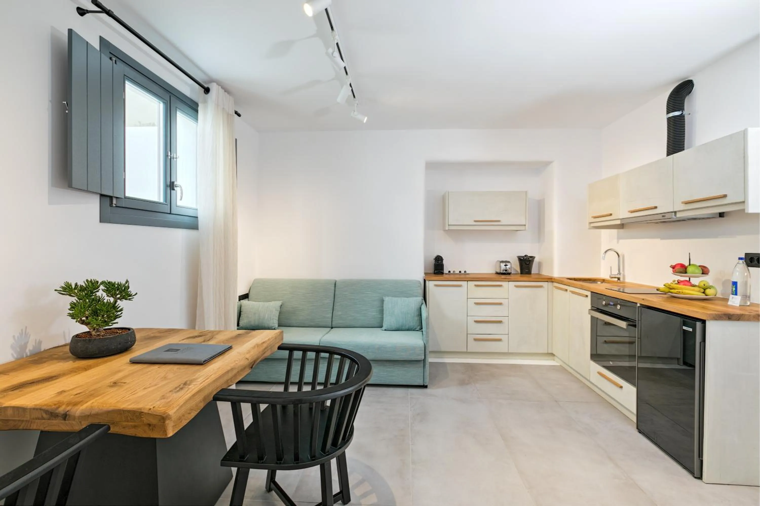 Coffee/tea facilities in Portes Suites & Villas Mykonos