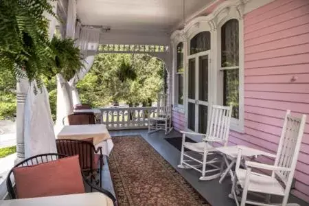 Cedar Crest Inn Cedar Crest Inn