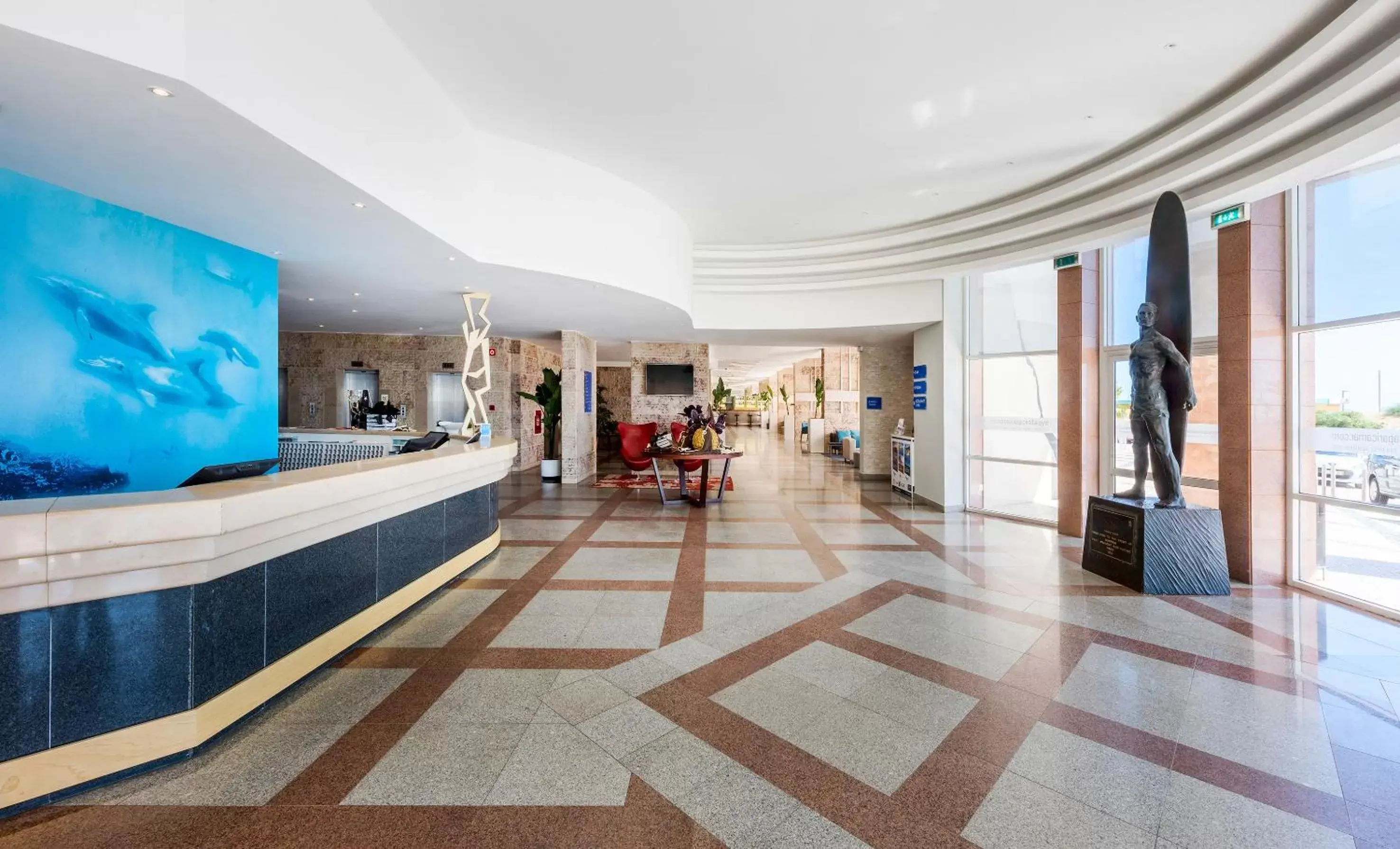 Lobby or reception in TRYP by Wyndham Lisboa Caparica Mar