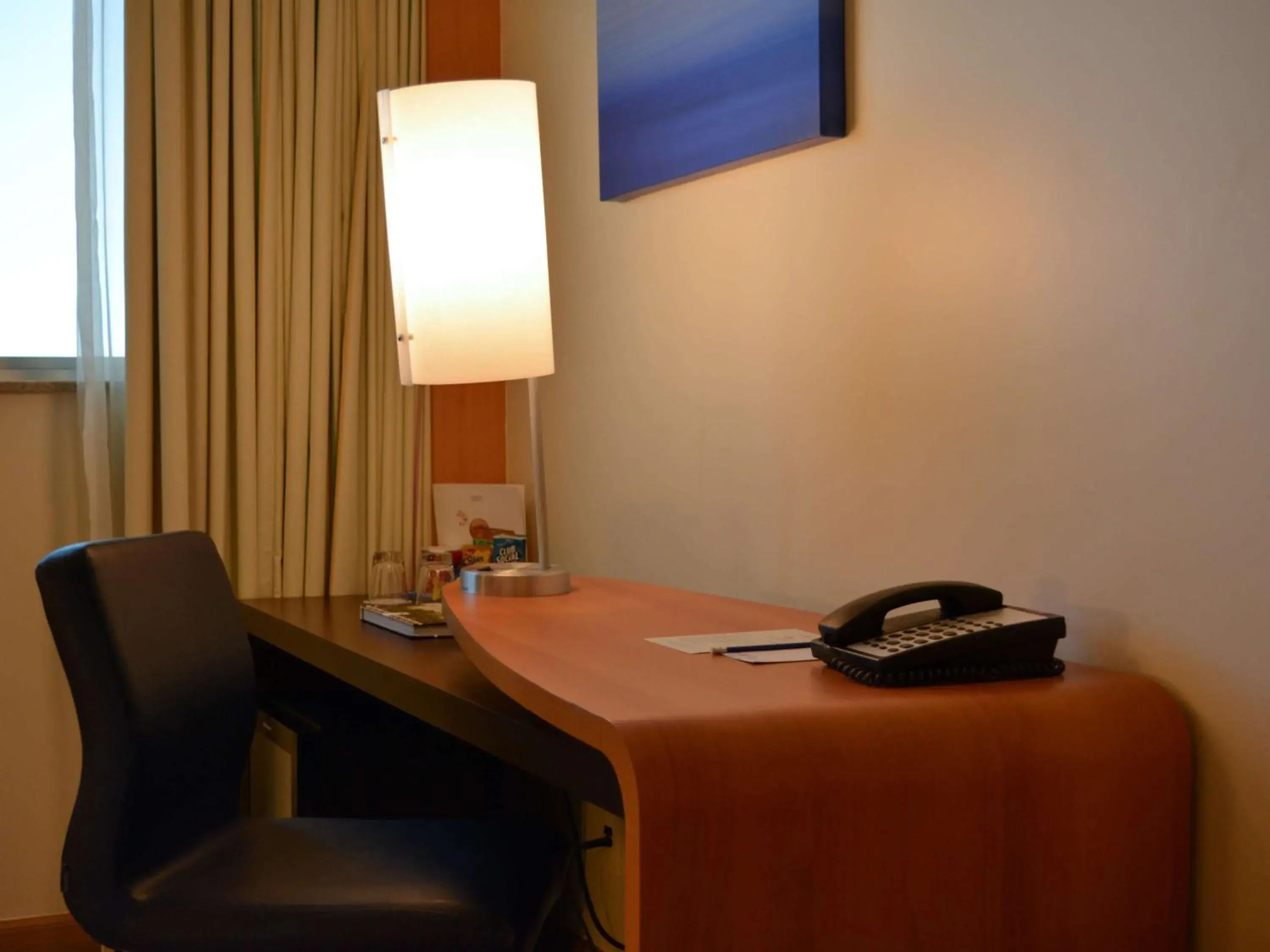 Photo of the whole room, TV/Entertainment Center in Novotel Rio de Janeiro Barra da Tijuca