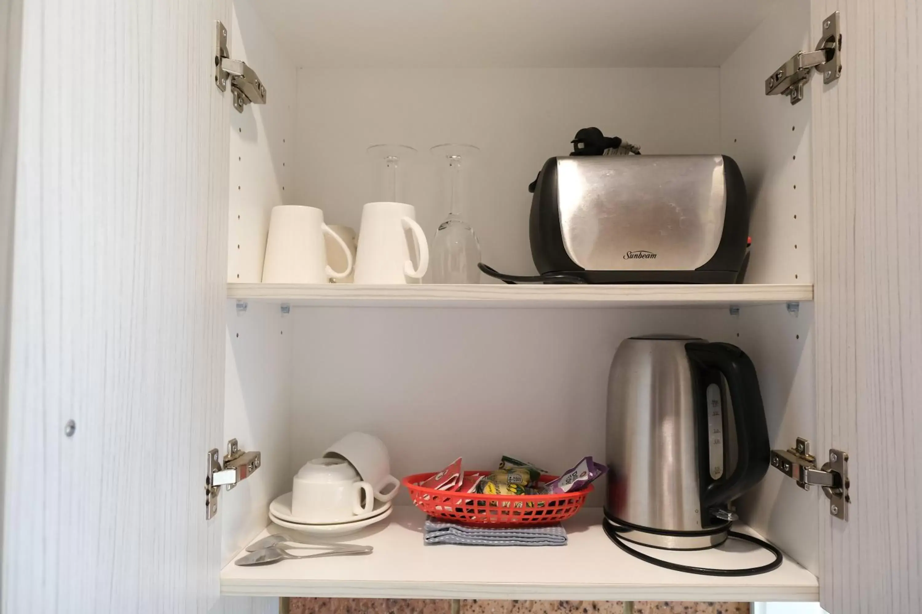 Coffee/Tea Facilities in Sapphire Palms Motel