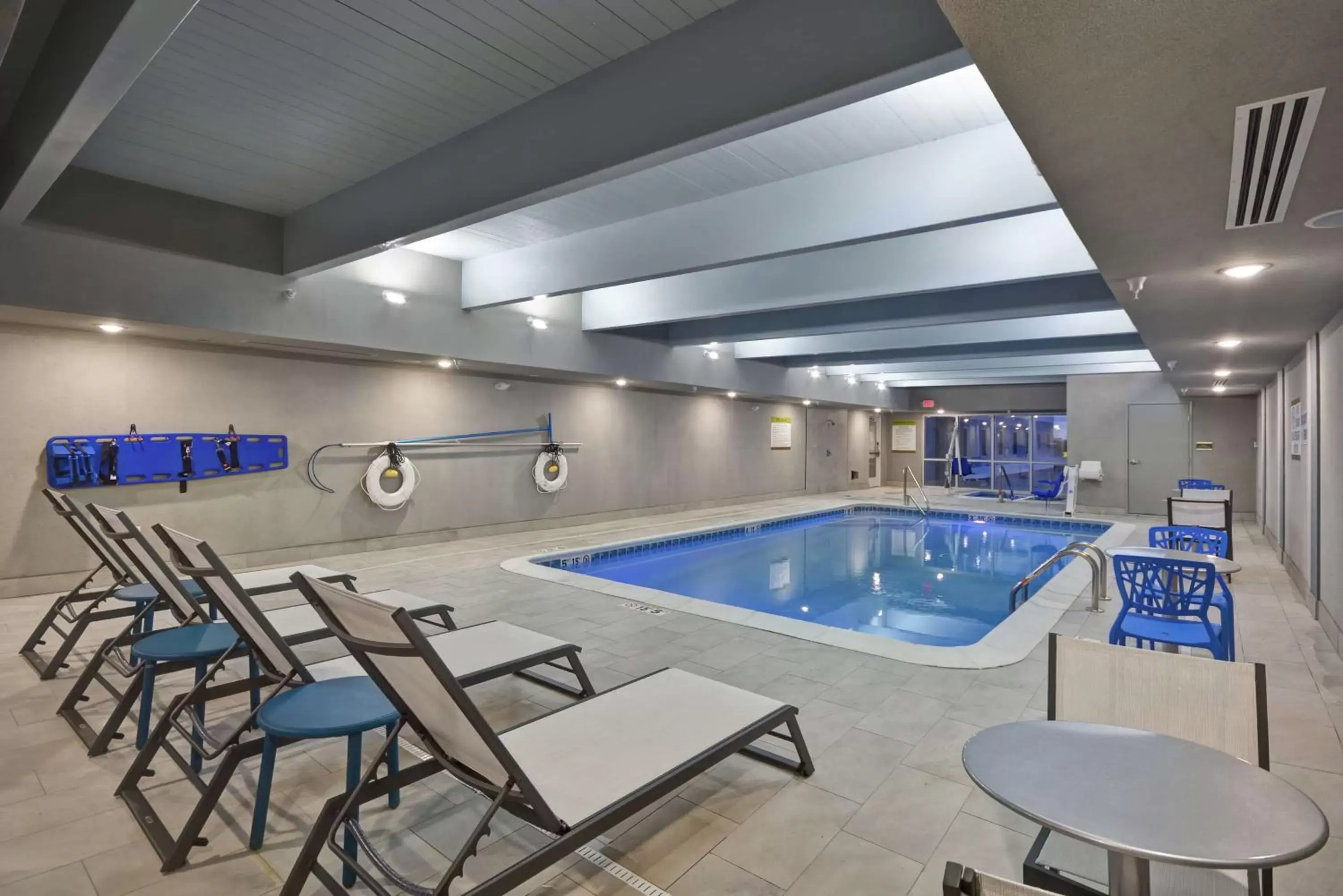 Swimming Pool in Home2 Suites By Hilton Grand Rapids North