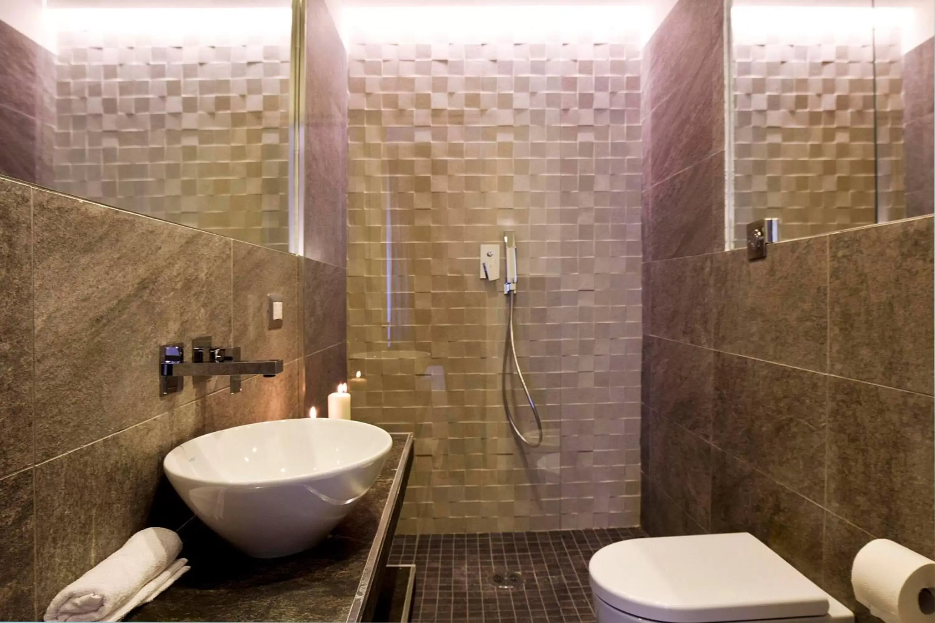 Shower, Bathroom in Roman Holidays Boutique Hotel