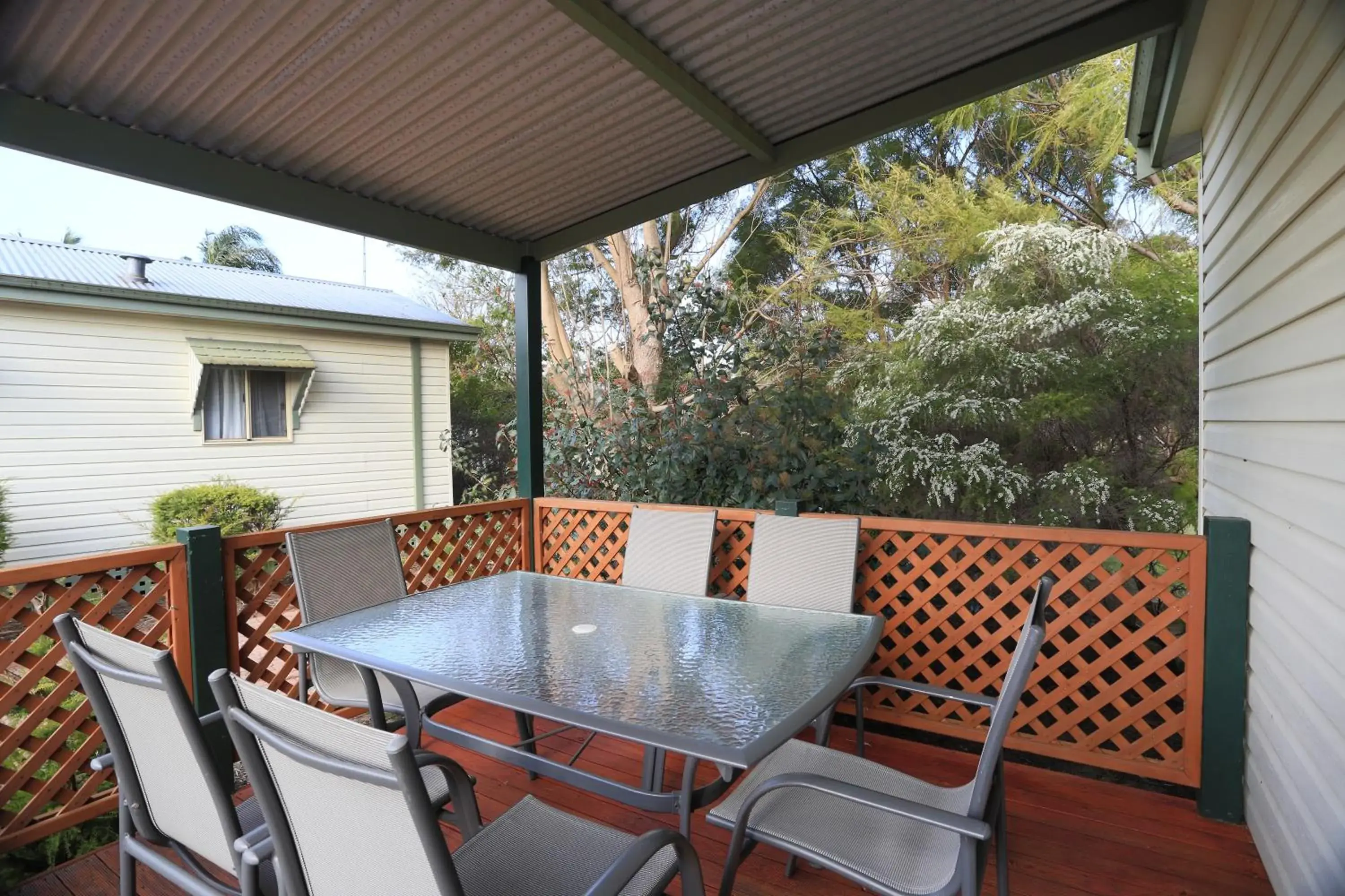 Standard 2 Bedroom Cabin in Discovery Parks - Perth Airport