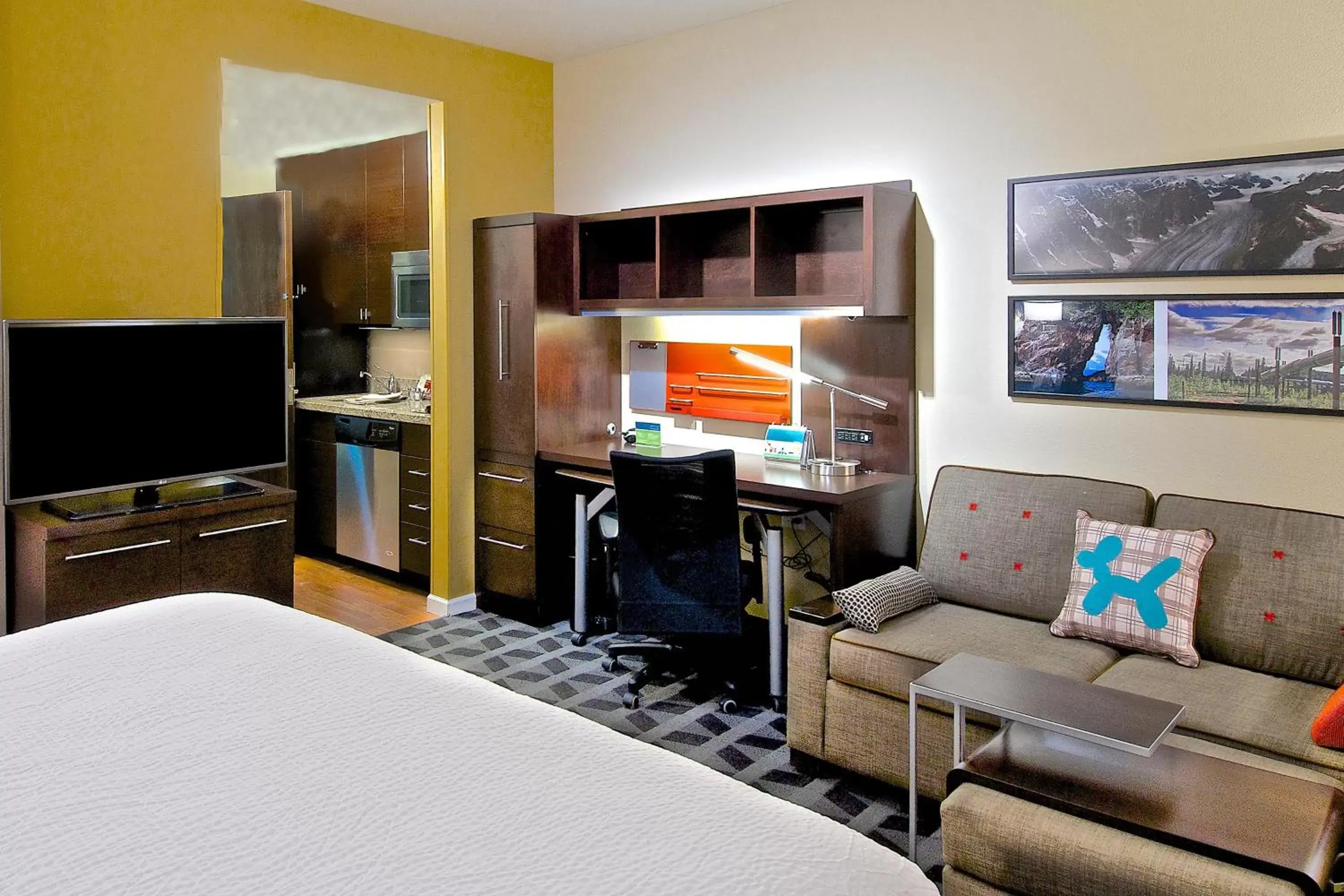 Photo of the whole room, TV/Entertainment Center in TownePlace Suites by Marriott Anchorage Midtown