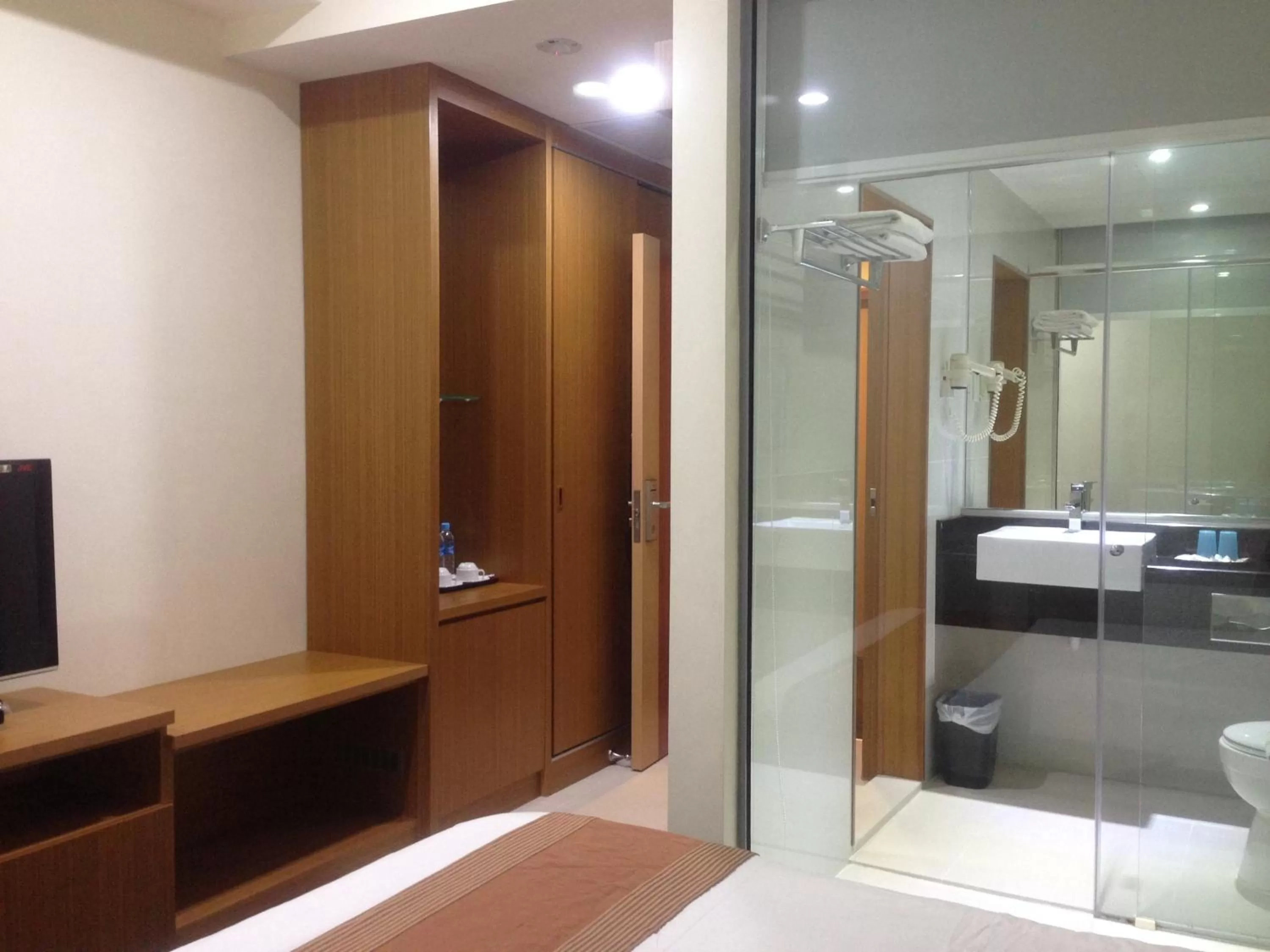 Toilet in New Cape Inn