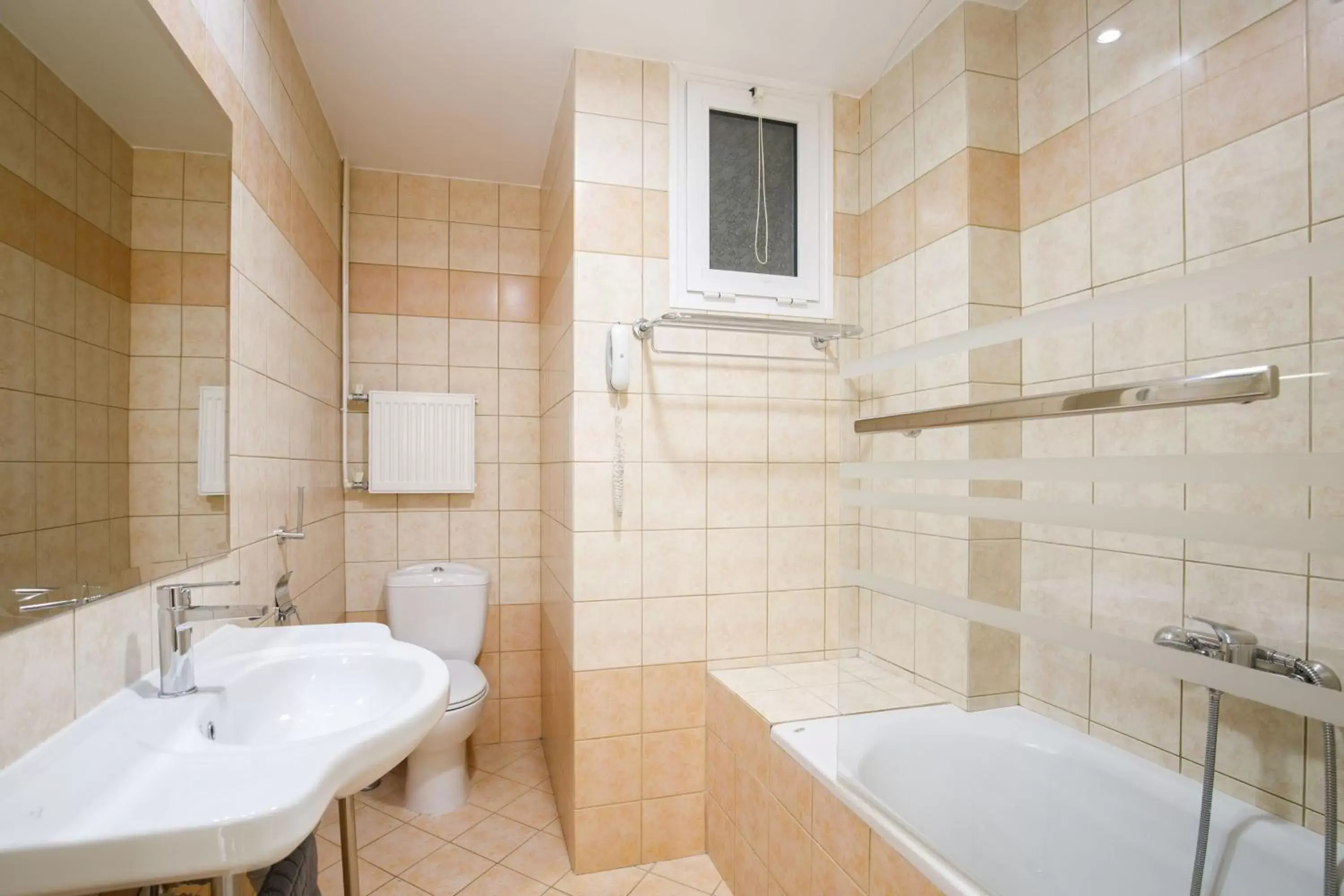 Bathroom in Hotel Athina