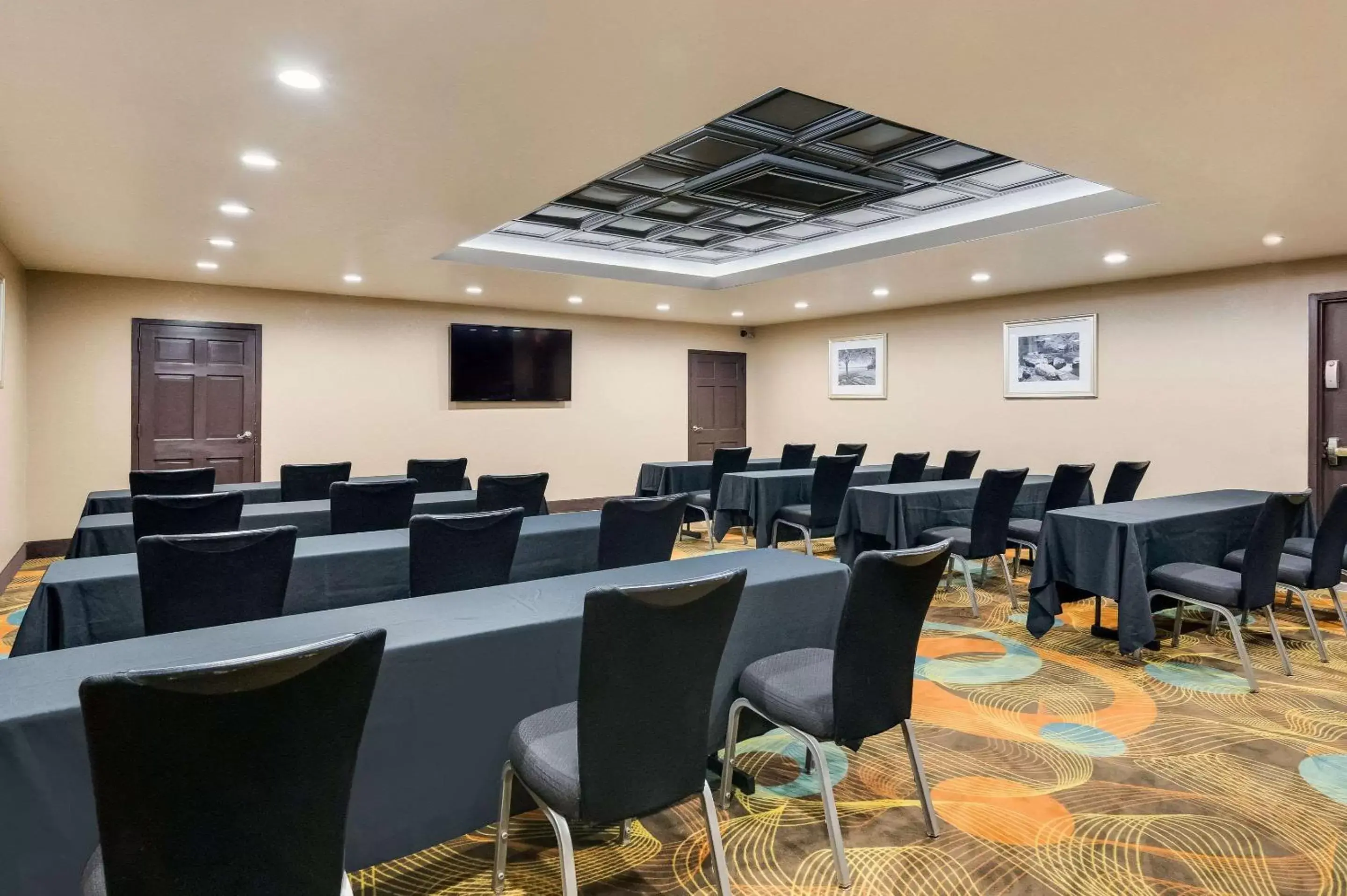 Meeting/conference room in Clarion Inn & Suites Russellville I-40