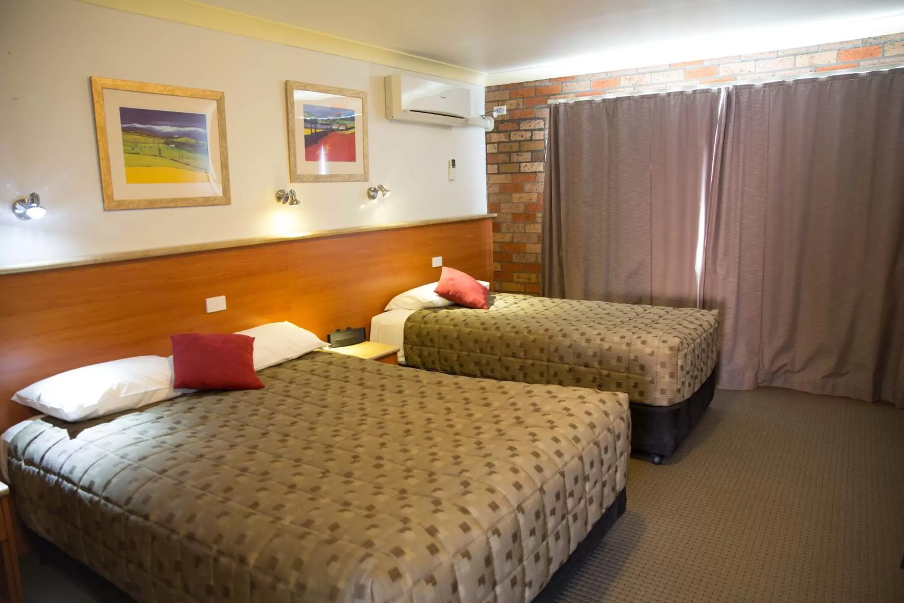 Bed in Scone Motor Inn & Apartments