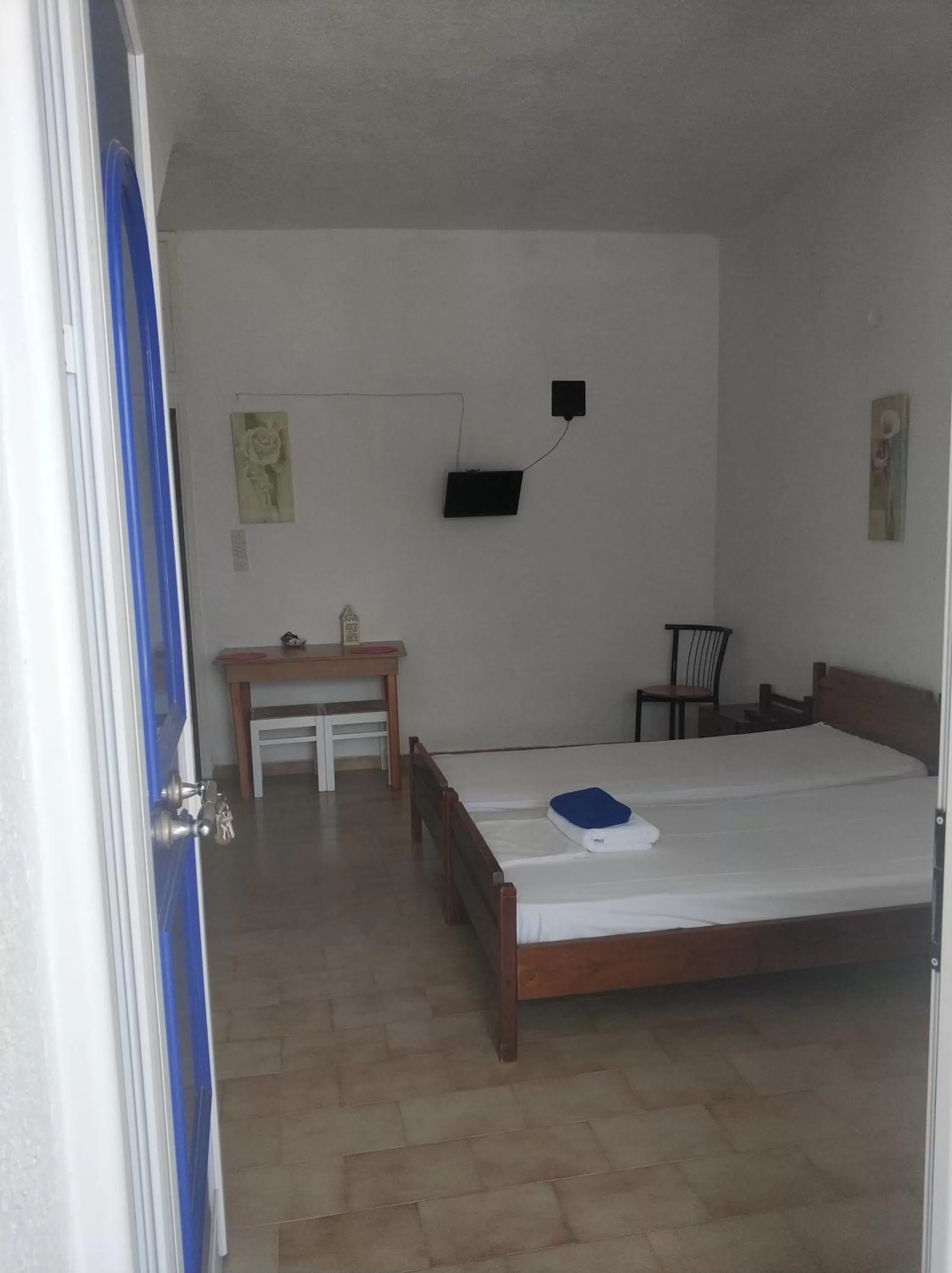 Bed in Rania Studios