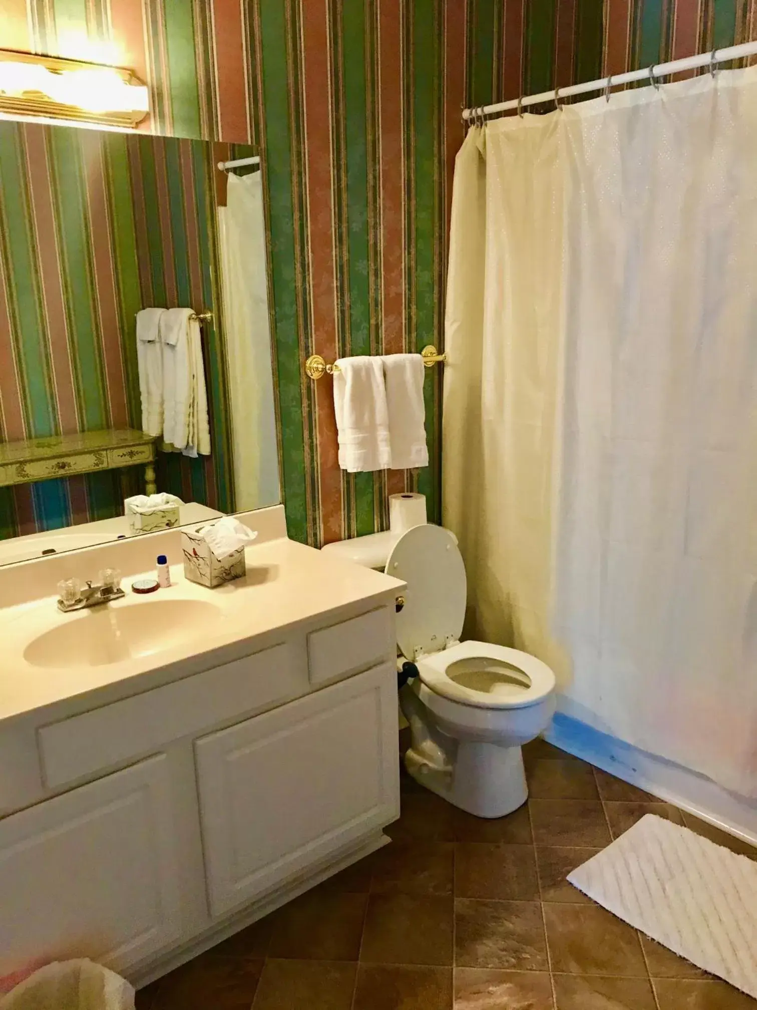 Bathroom in Rabbit Creek Bed & Breakfast