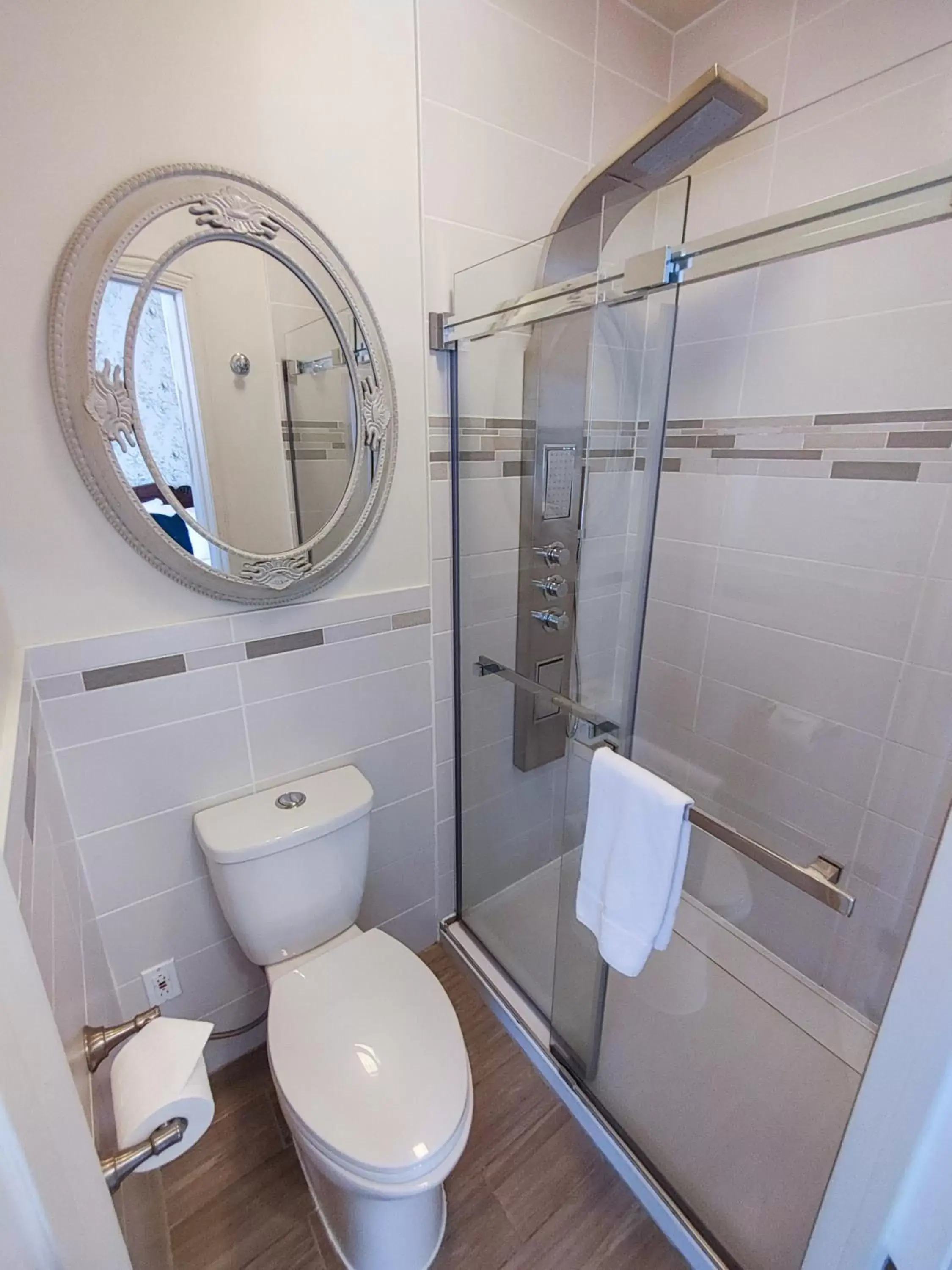 Shower, Bathroom in Le Chateau de Pierre