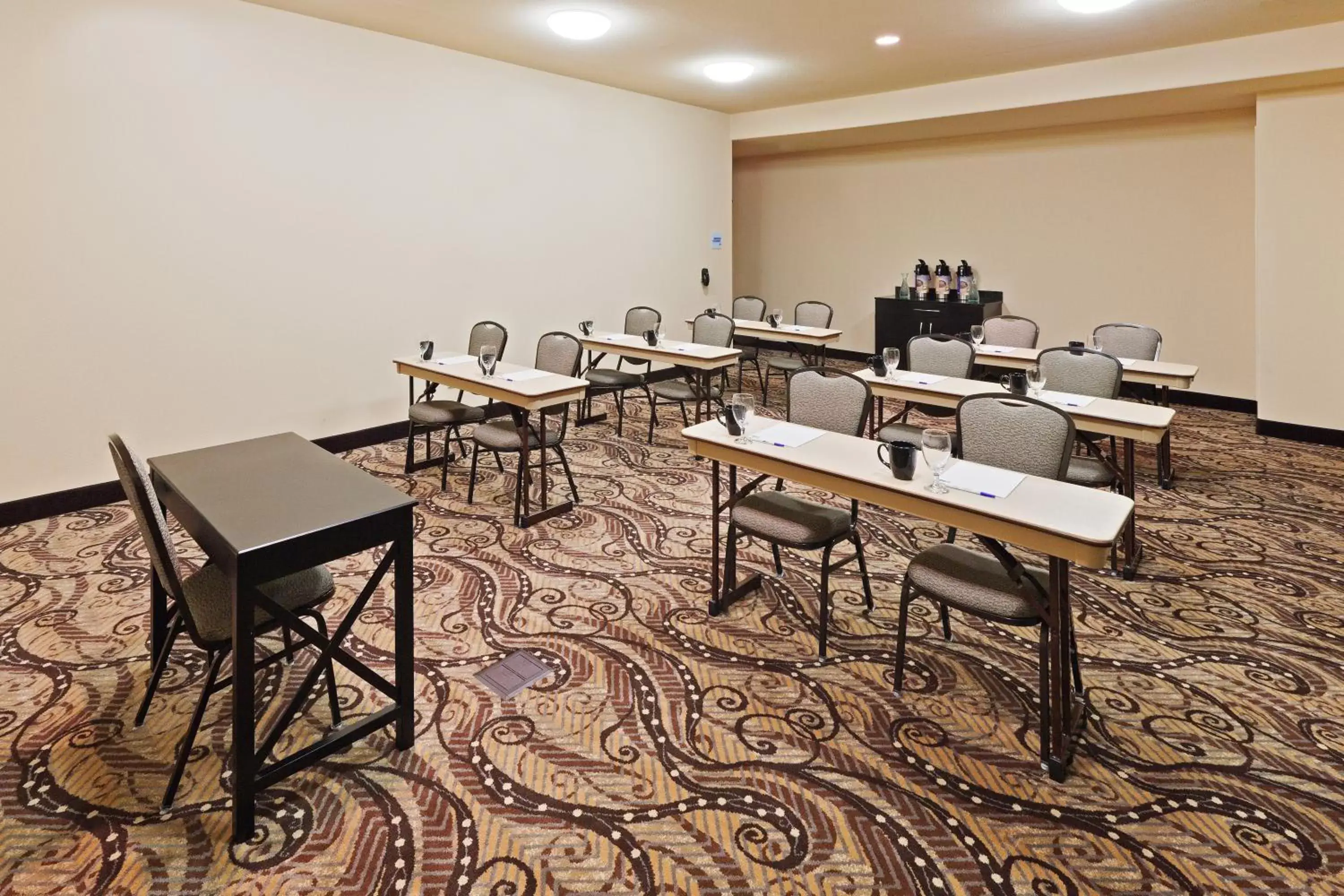 Meeting/conference room in Holiday Inn Express Hotel & Suites Oklahoma City Northwest, an IHG Hotel