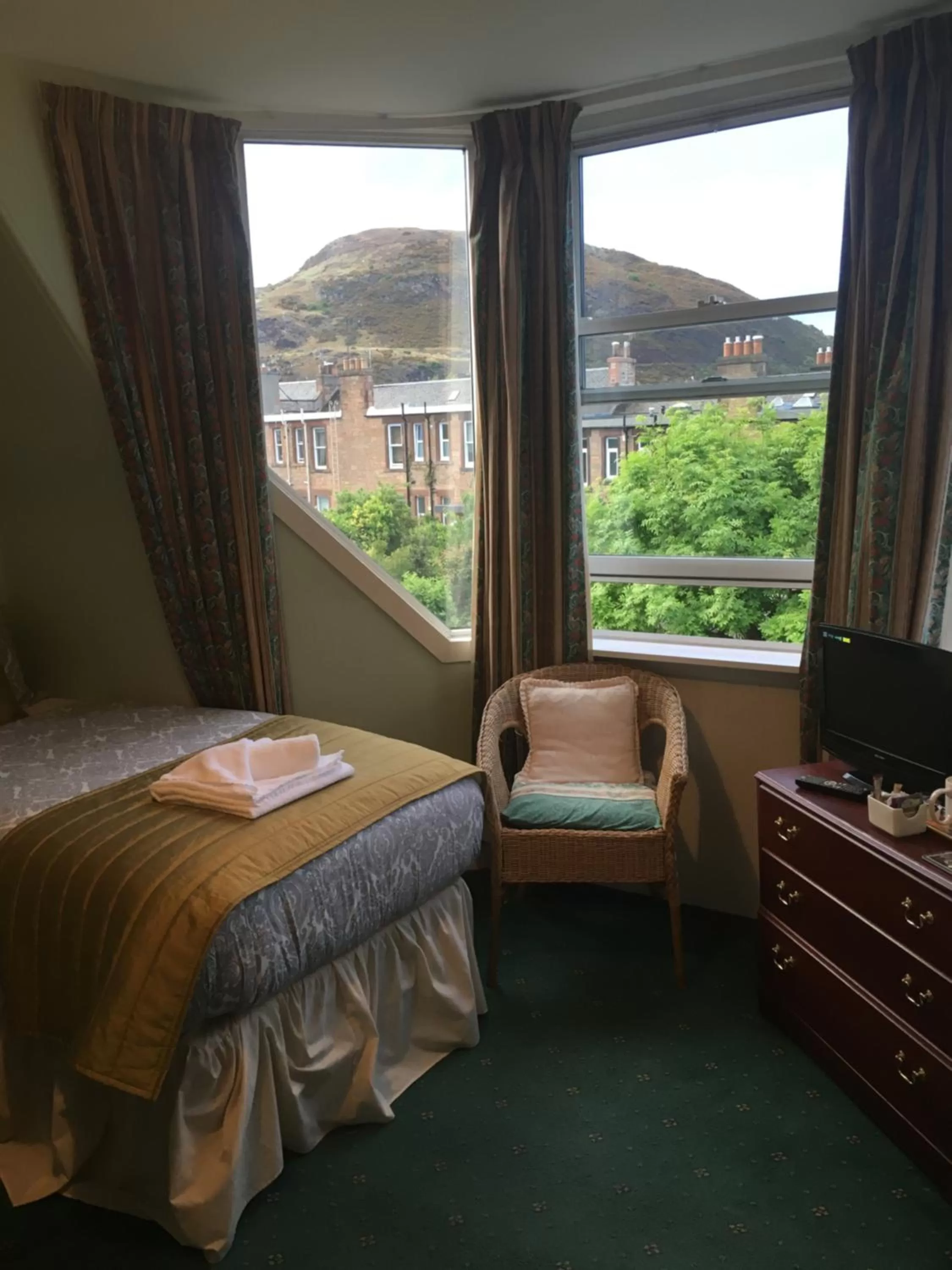 Bedroom, Bed in Airdenair Guest House