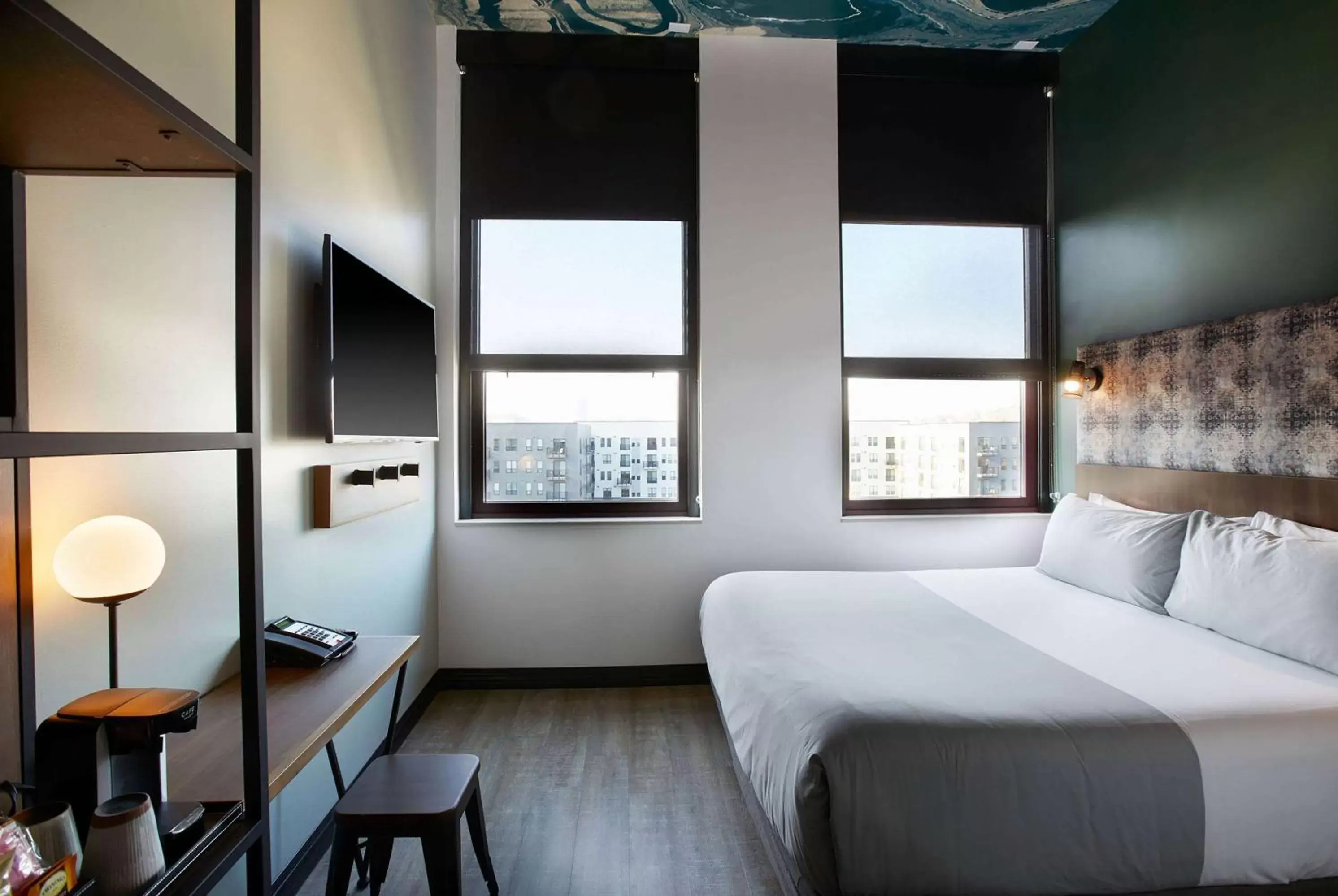 Photo of the whole room, Bed in TRYP by Wyndham Pittsburgh/Lawrenceville Photo of the whole room, Bed in TRYP by Wyndham Pittsburgh/Lawrenceville