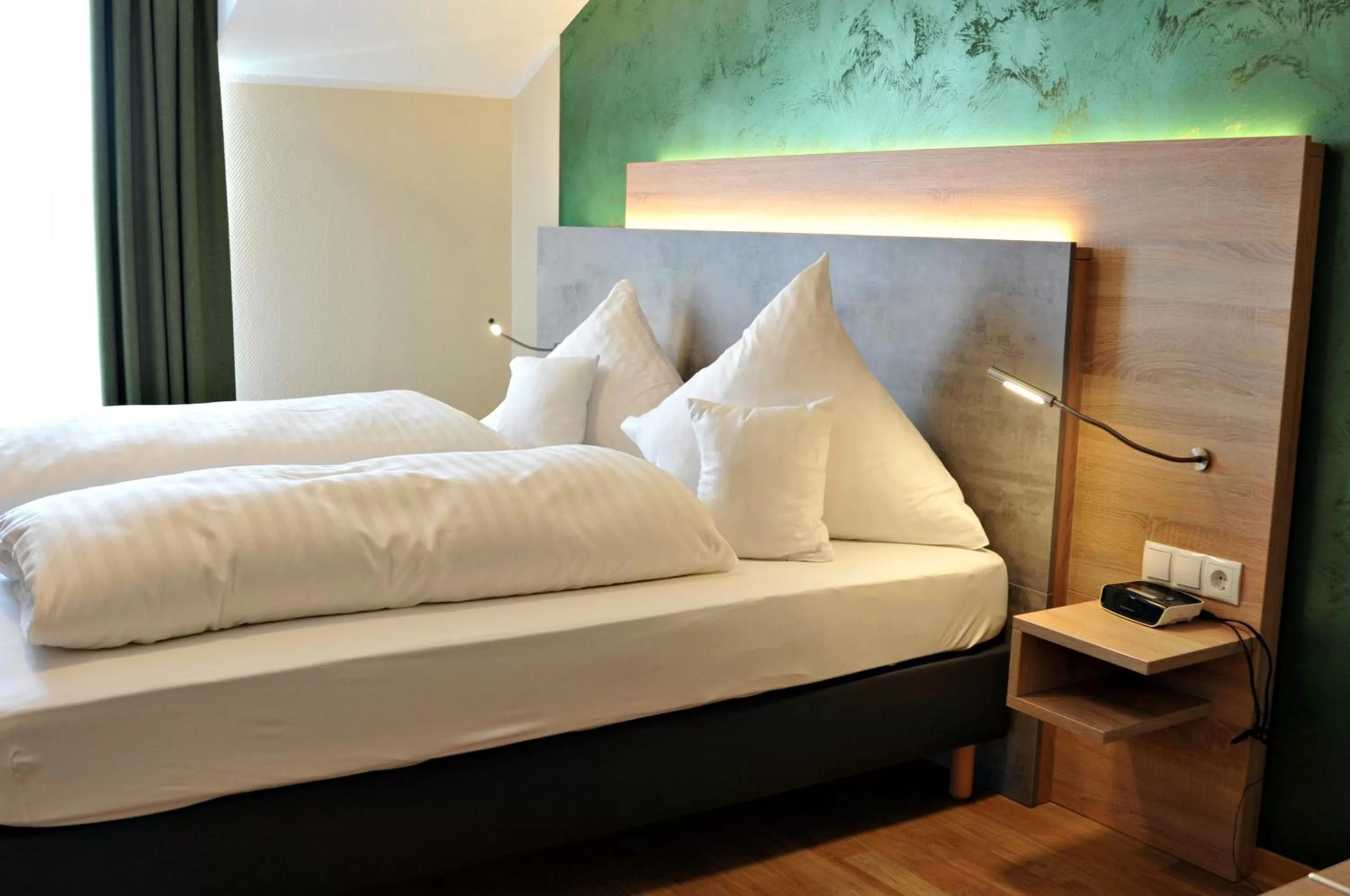 Bed in Hotel Restaurant Bürgerklause Tapken