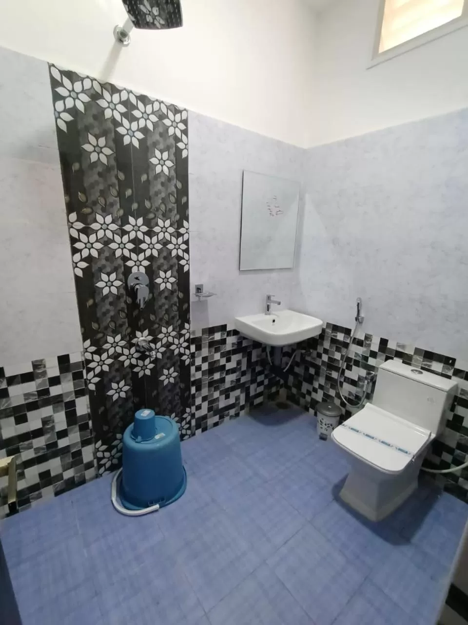 Bathroom in Nagas Inn by Unicorn