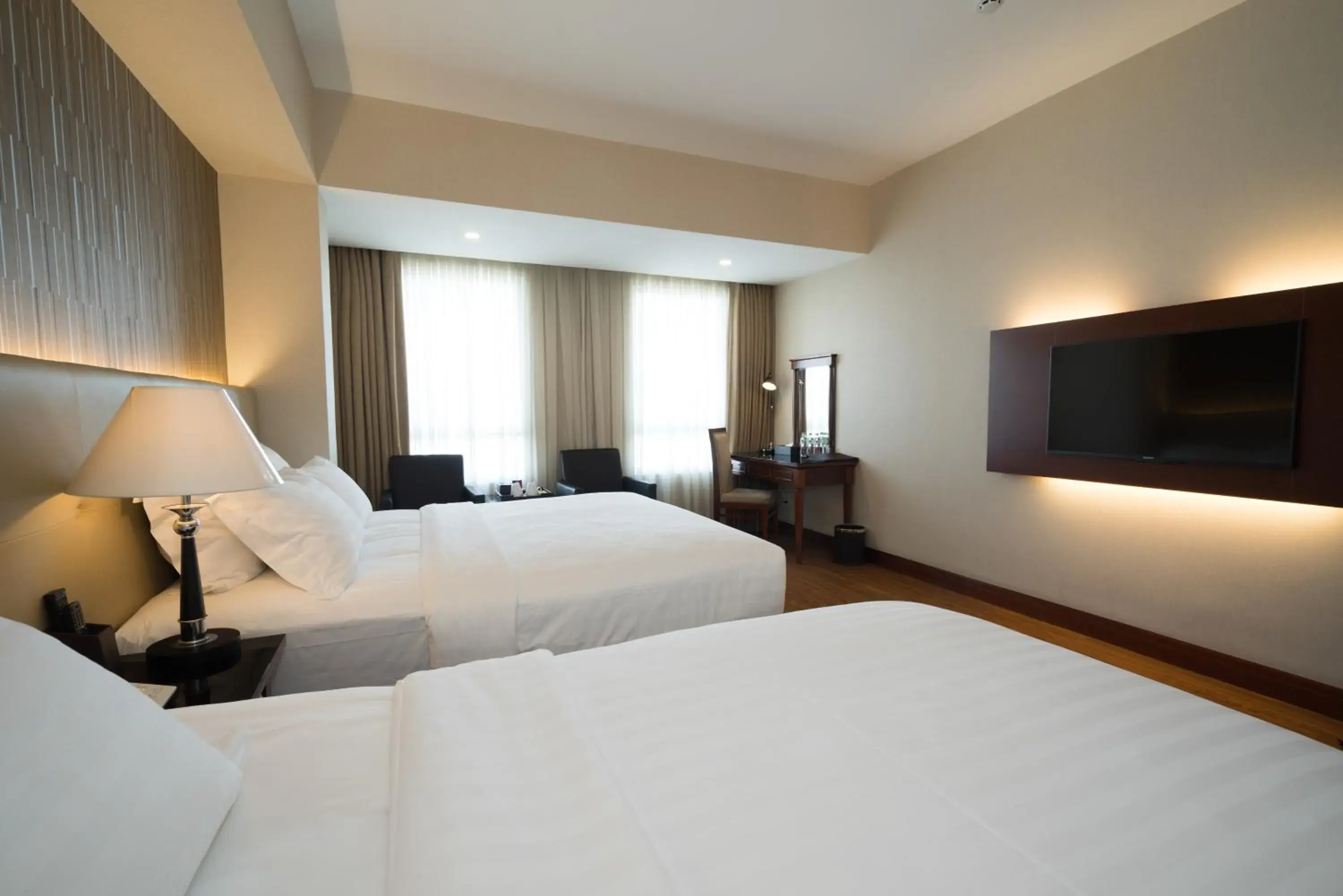 Photo of the whole room, Bed in Nhat Ha 1 Hotel