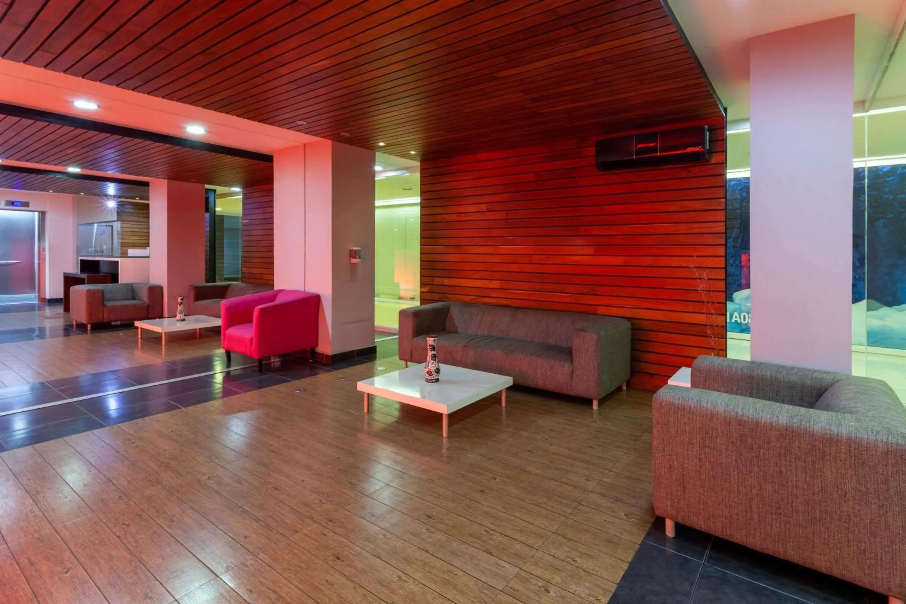 Lobby or reception, Seating Area in Ramada by Wyndham Acapulco Hotel & Suites