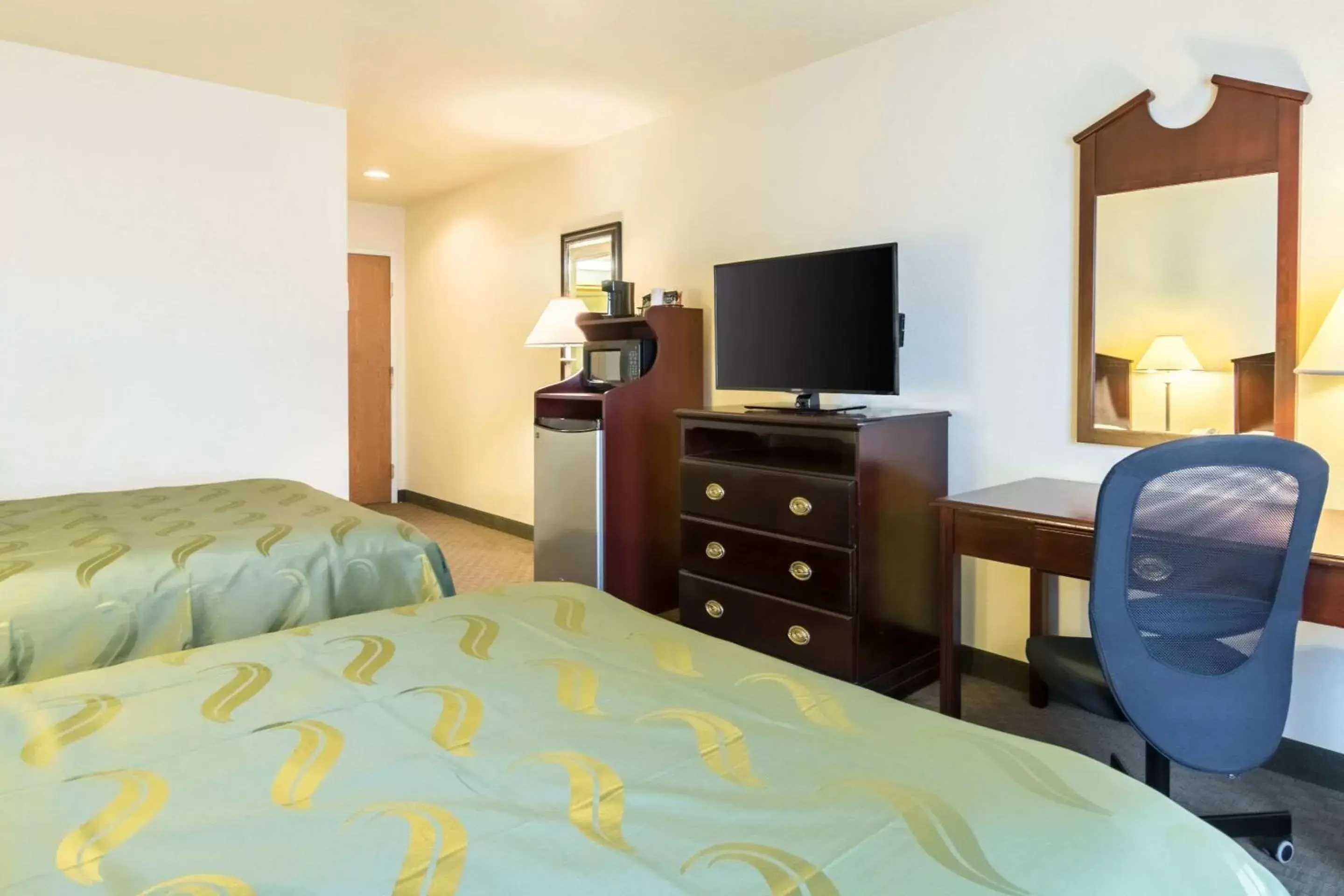 Photo of the whole room, Bed in Quality Inn and Suites Alma