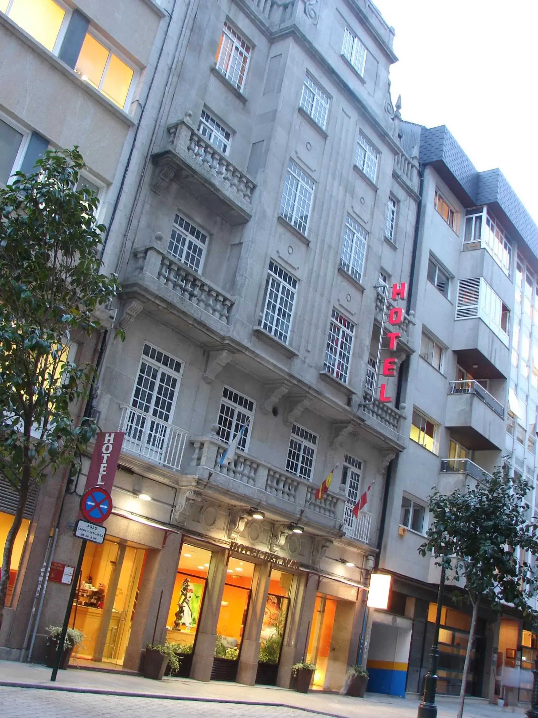 Facade/entrance, Property Building in Hotel del Mar Vigo