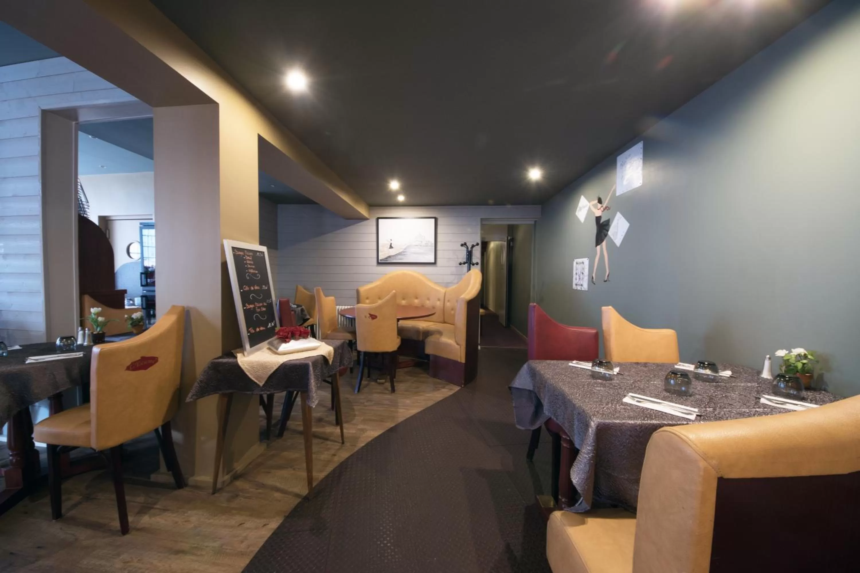 Restaurant/places to eat in L'HÔTEL de CHARTRES