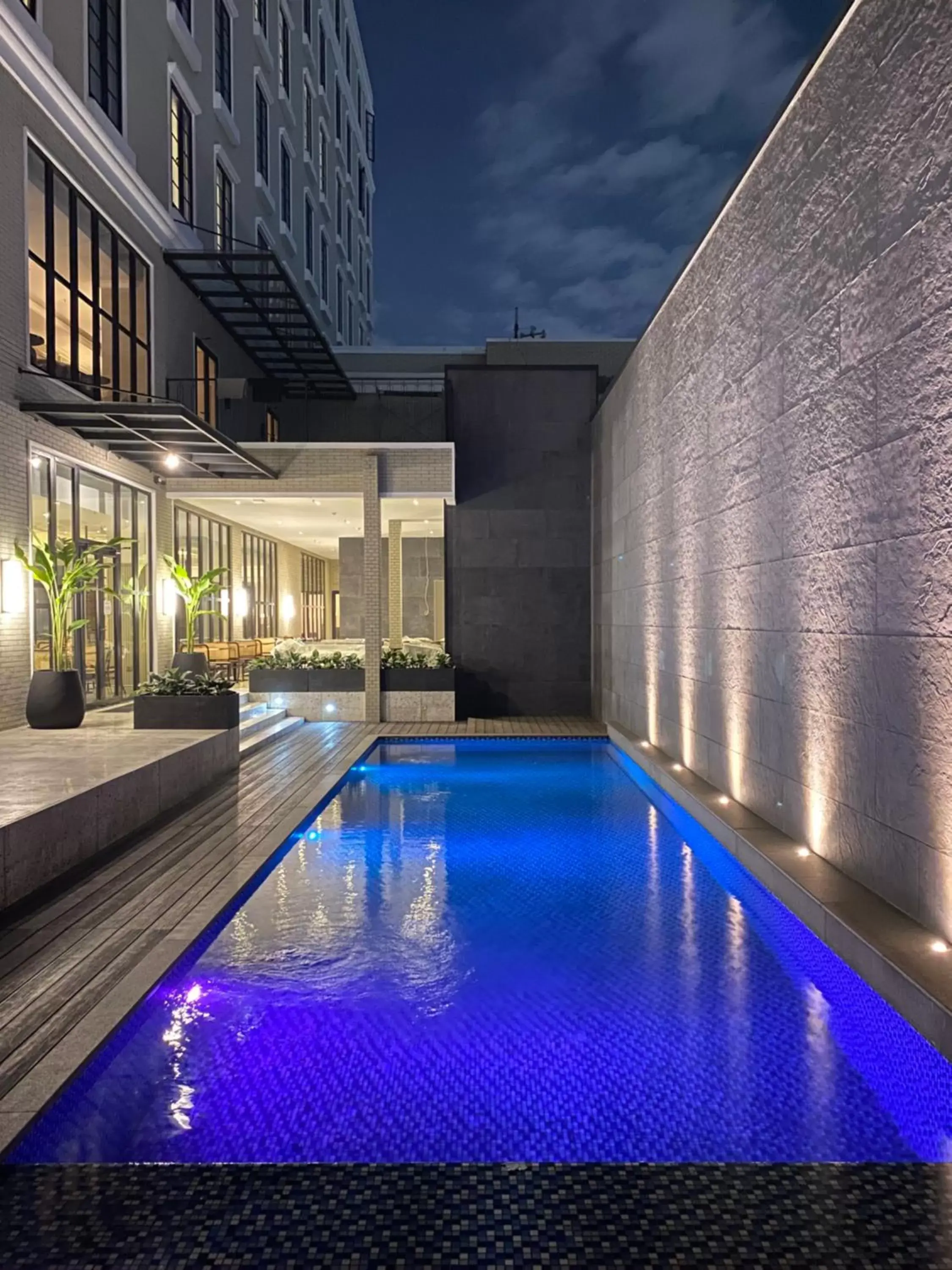 Swimming Pool in Maia Hotel Jakarta Swimming Pool in Maia Hotel Jakarta