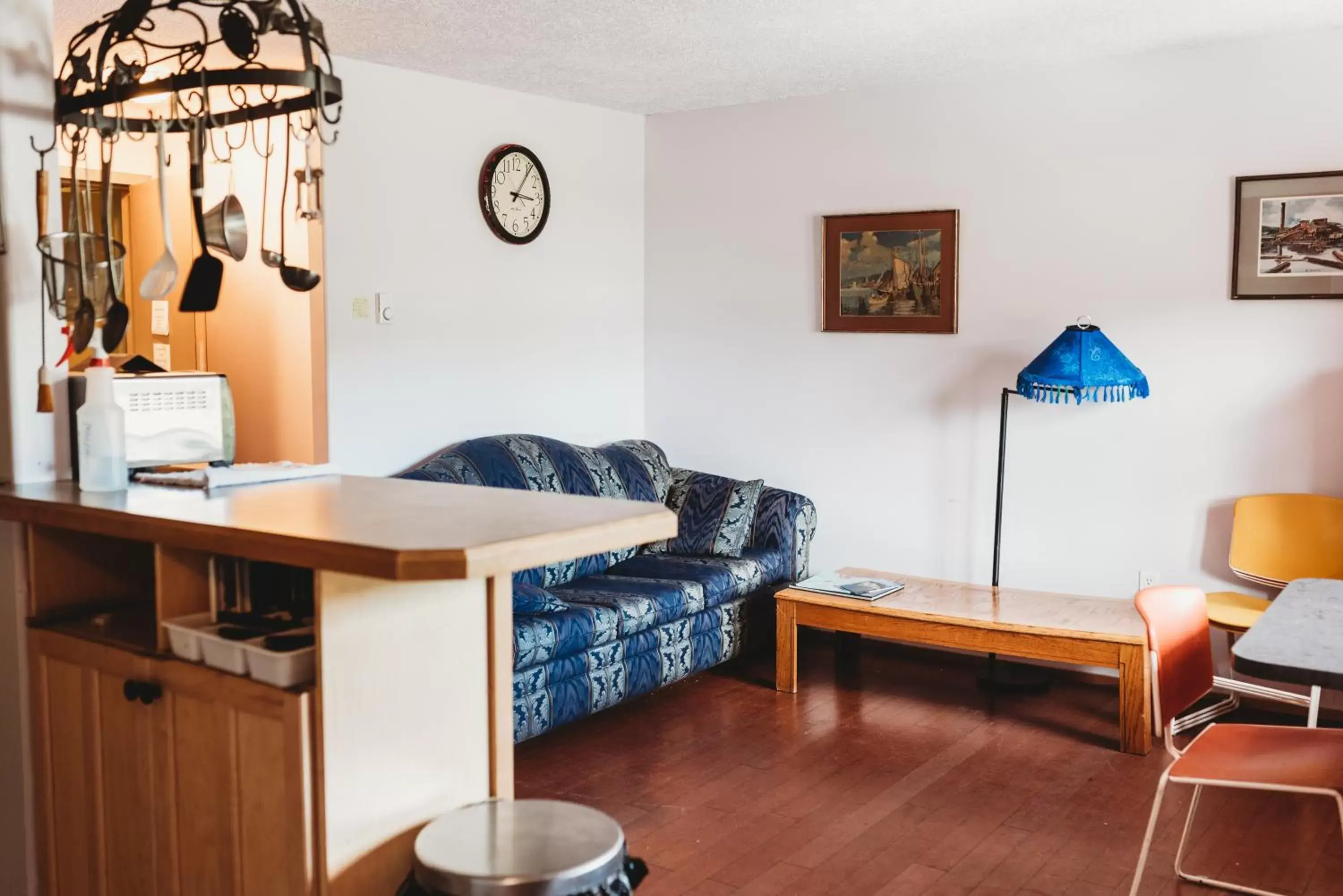 Communal lounge/ TV room, Seating Area in The Oceanfront Hotel