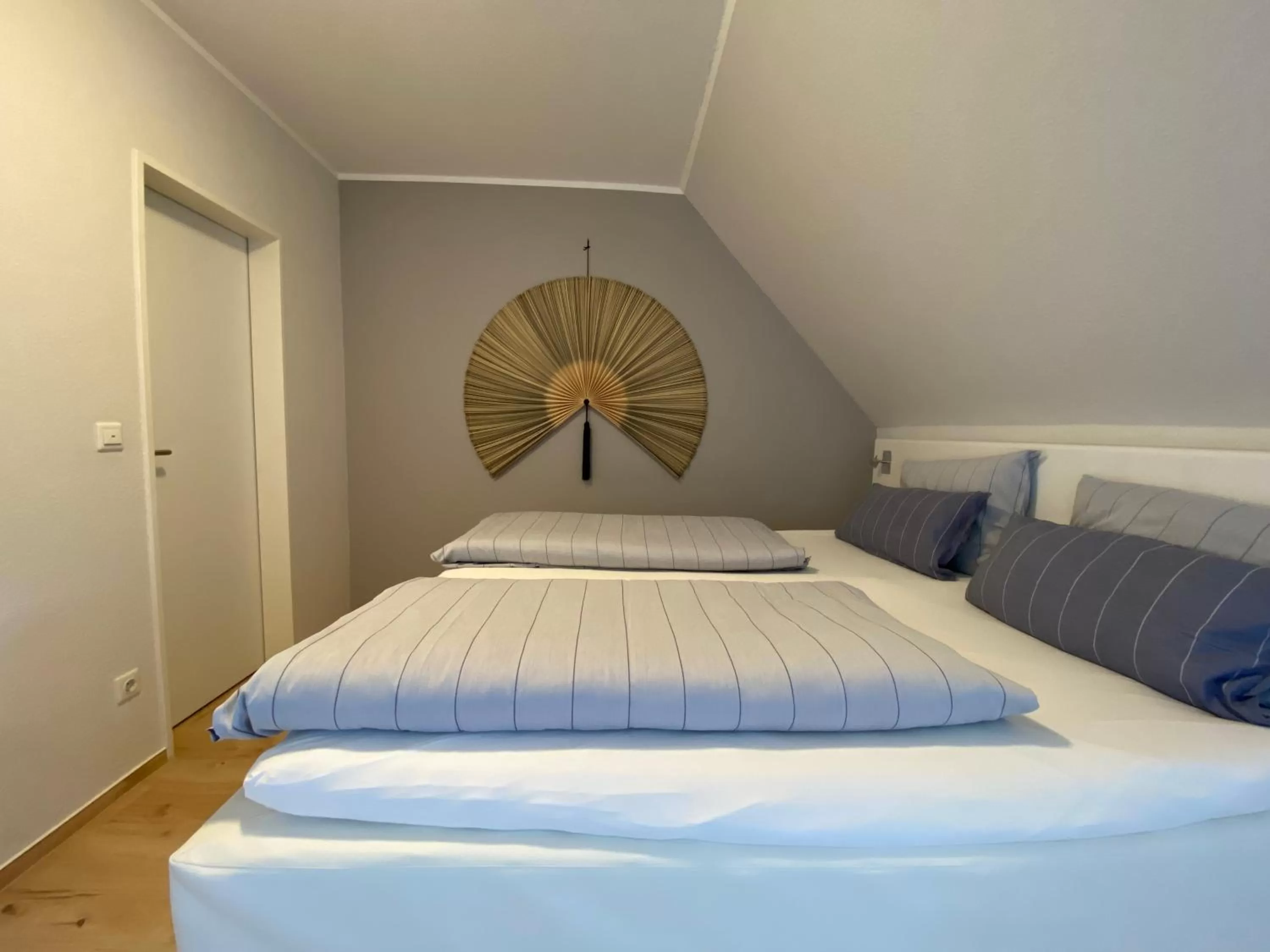 Photo of the whole room, Bed in Hotel zur Bever