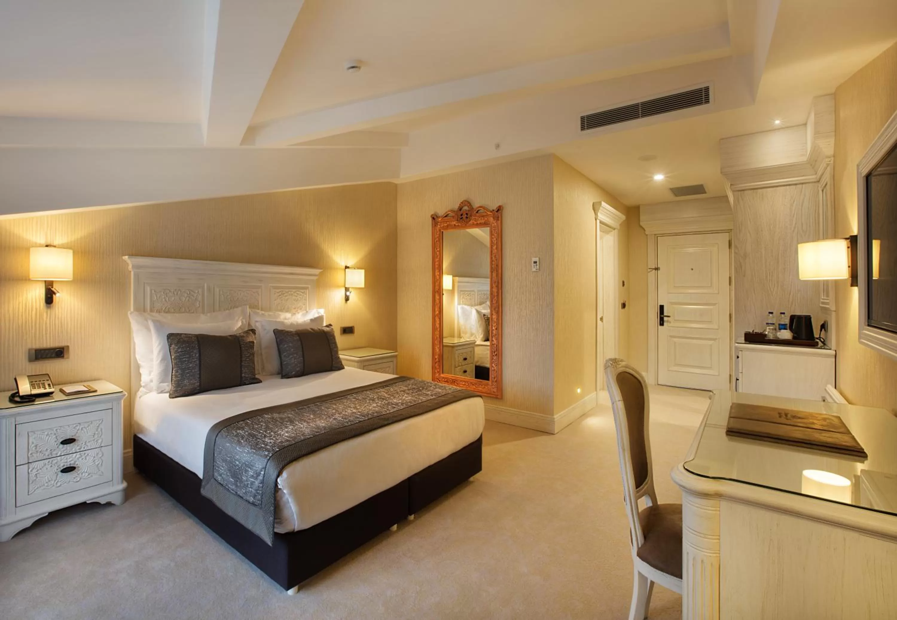 Bedroom, Bed in Ottoman's Life Hotel Deluxe