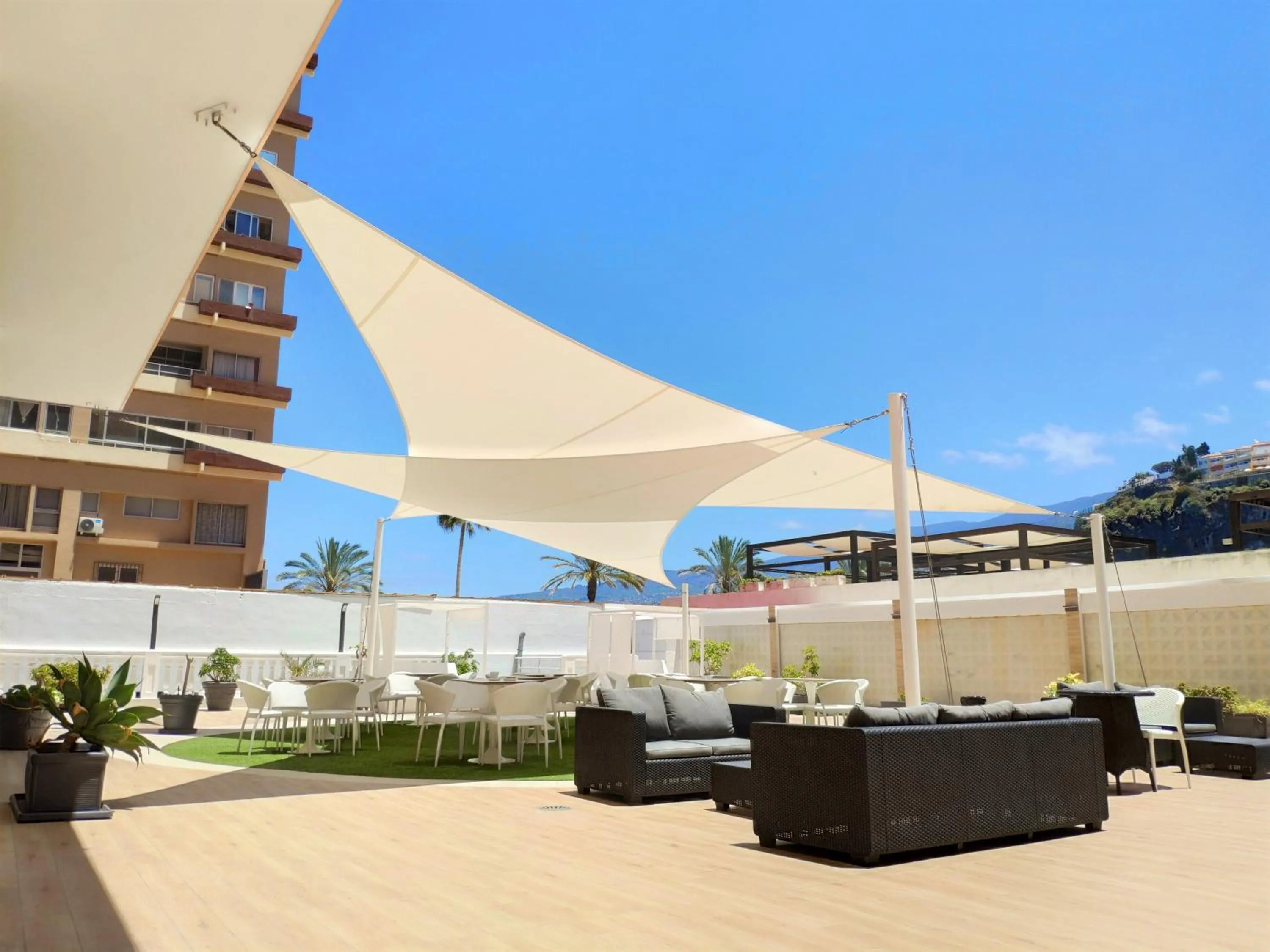 Swimming pool in Checkin Concordia Playa