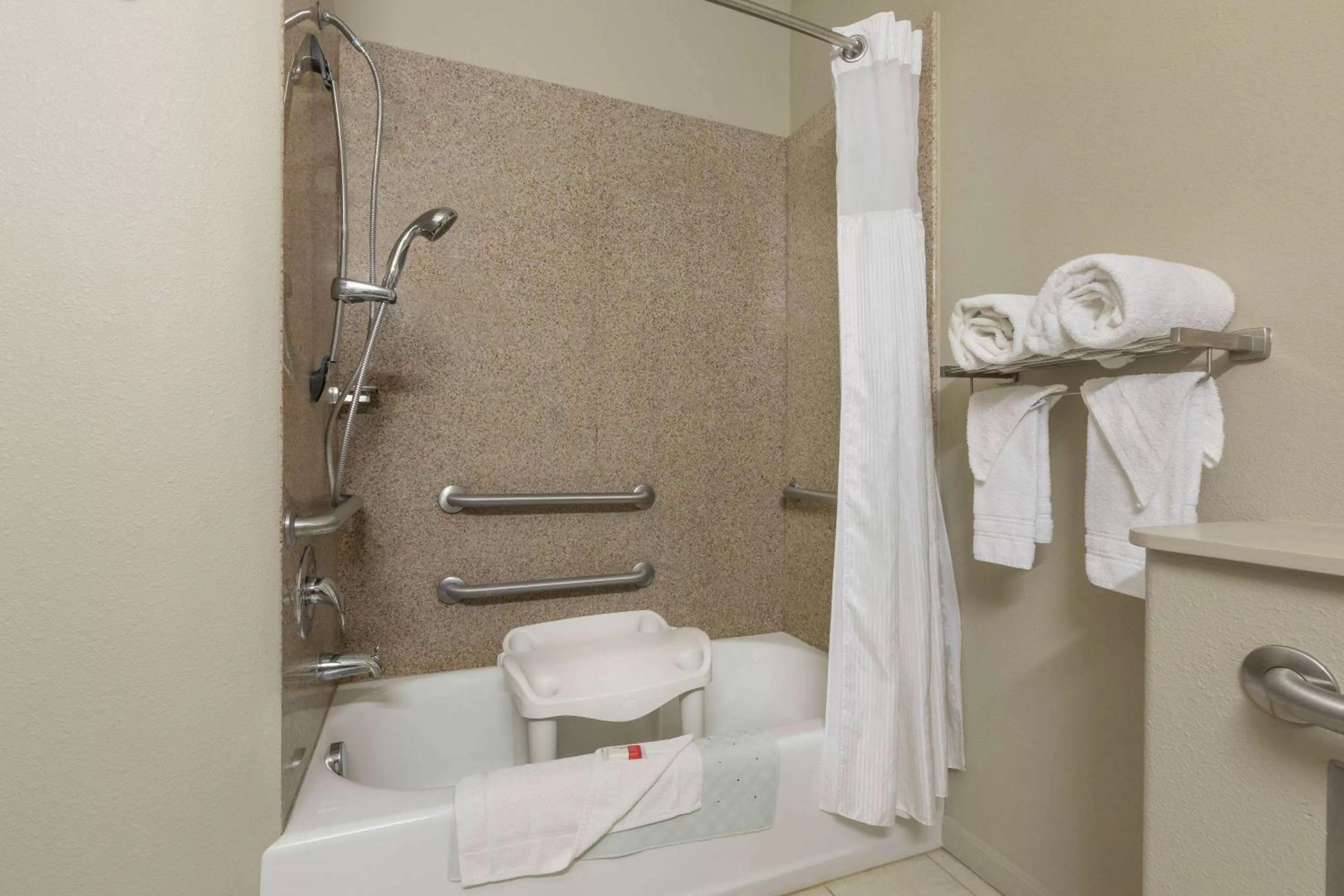 Bathroom in Baymont by Wyndham Columbus