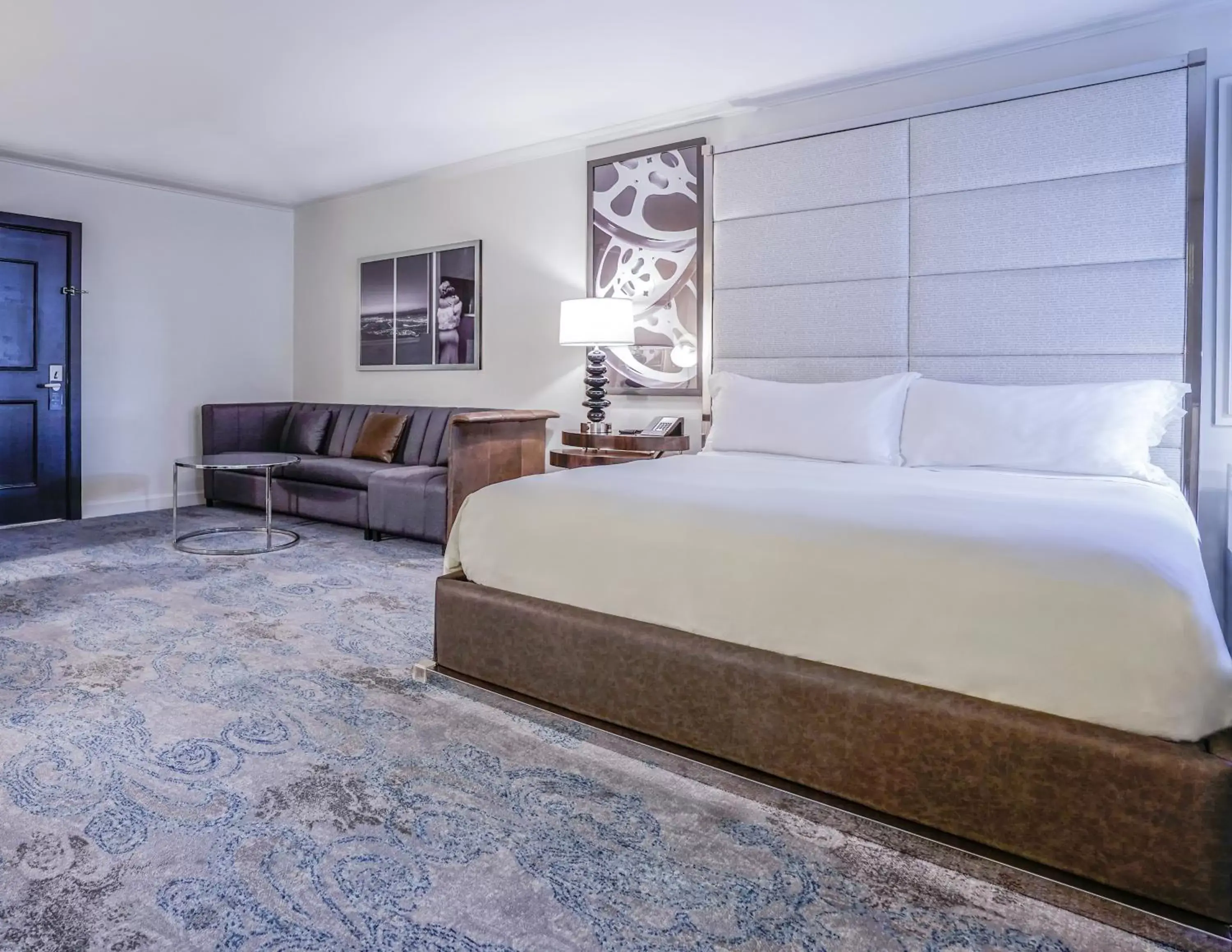 Bedroom, Bed in Hotel Amarano Burbank-Hollywood