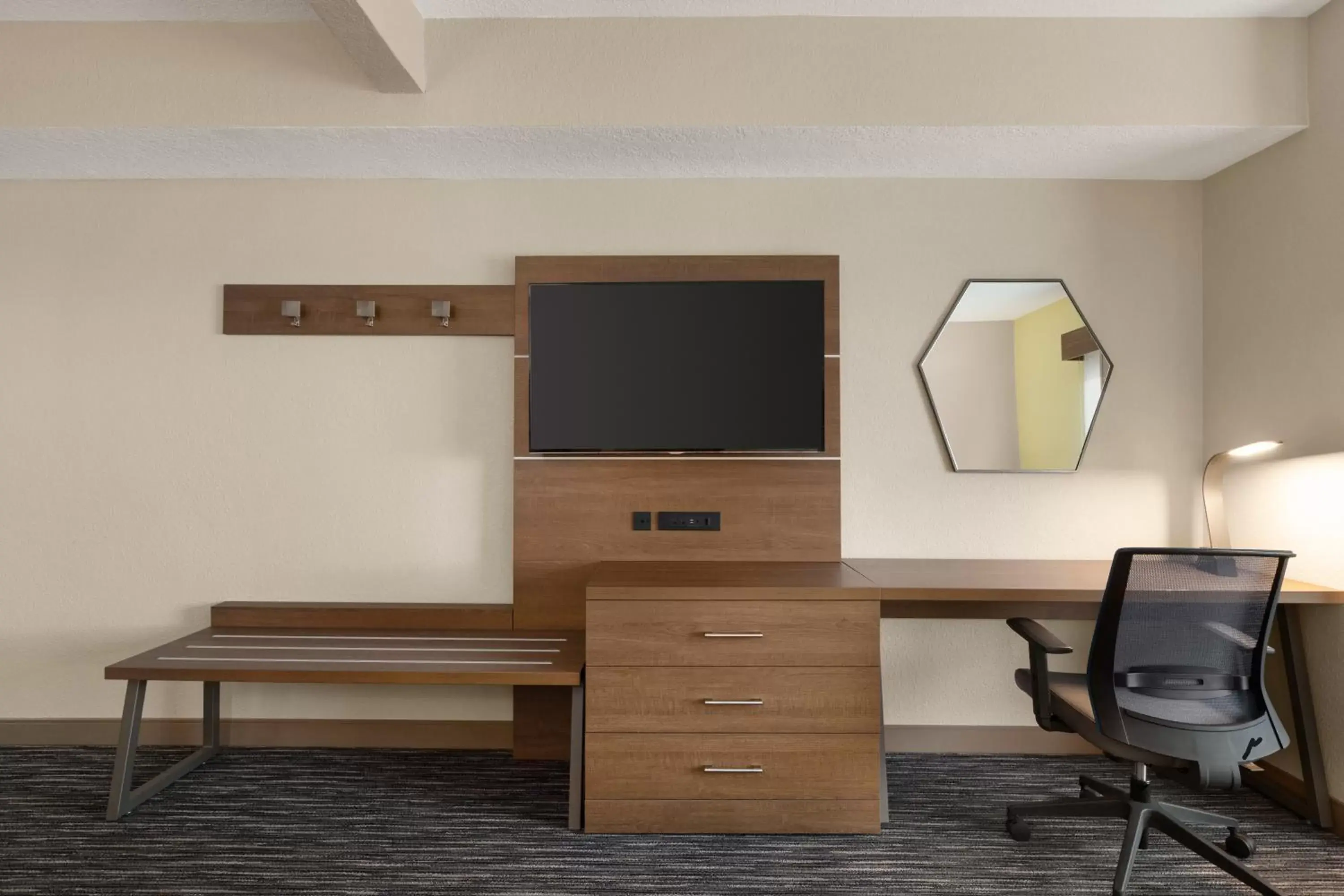 TV and multimedia, TV/Entertainment Center in Holiday Inn Express & Suites Pembroke Pines-Sheridan St, an IHG Hotel