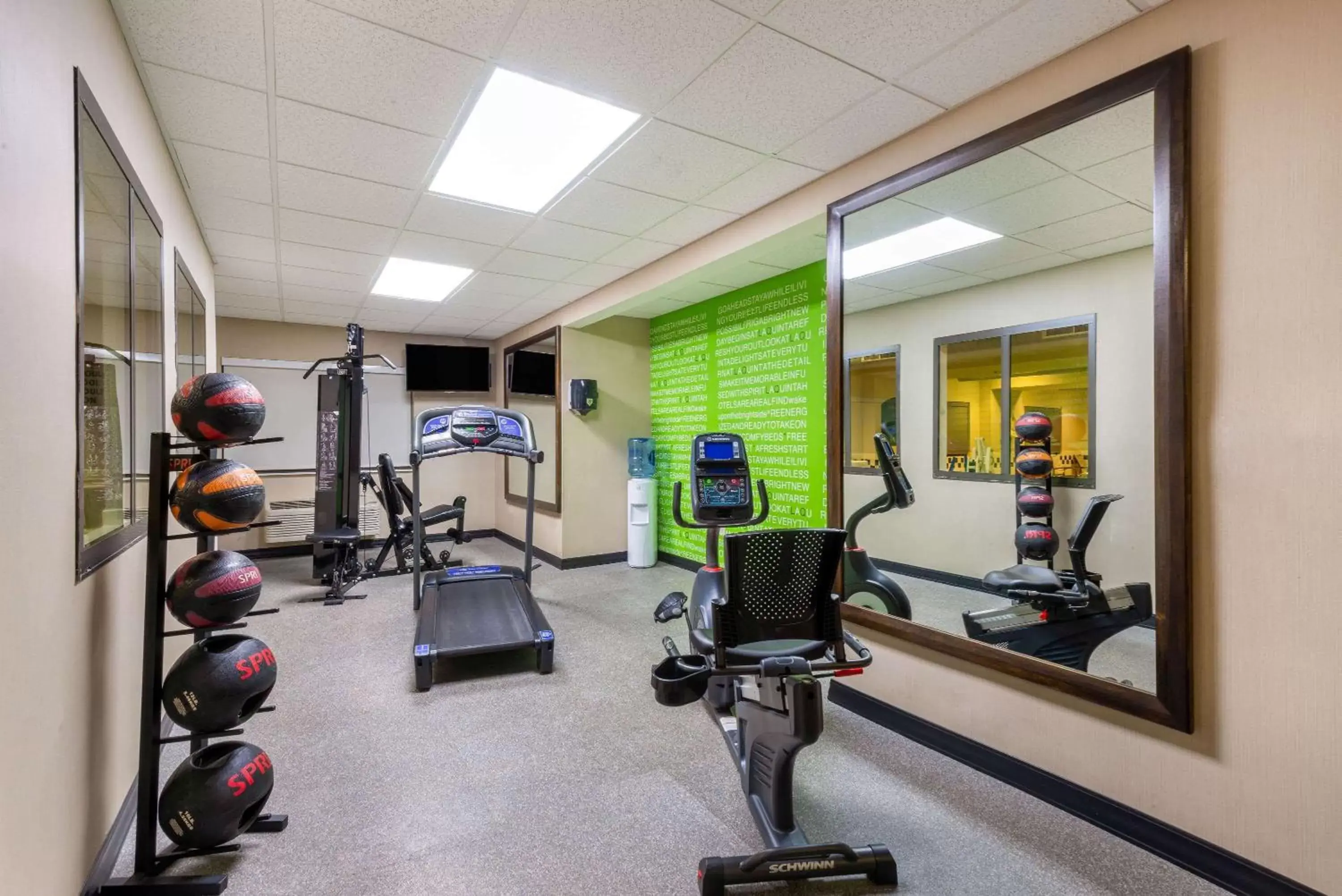 Fitness centre/facilities, Fitness Center/Facilities in La Quinta by Wyndham Batavia