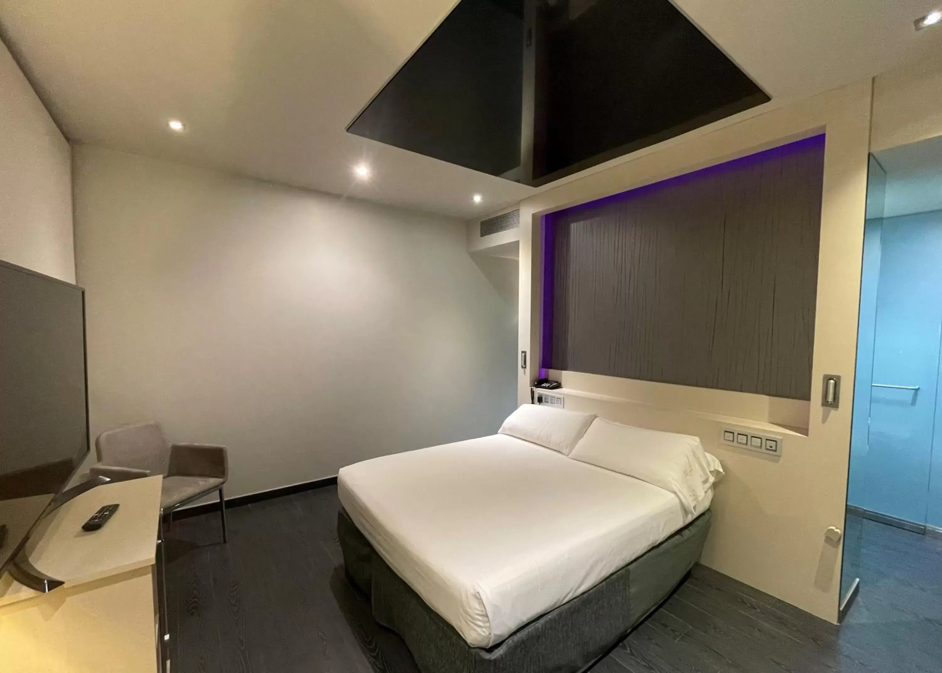Bed in Felix Hotel