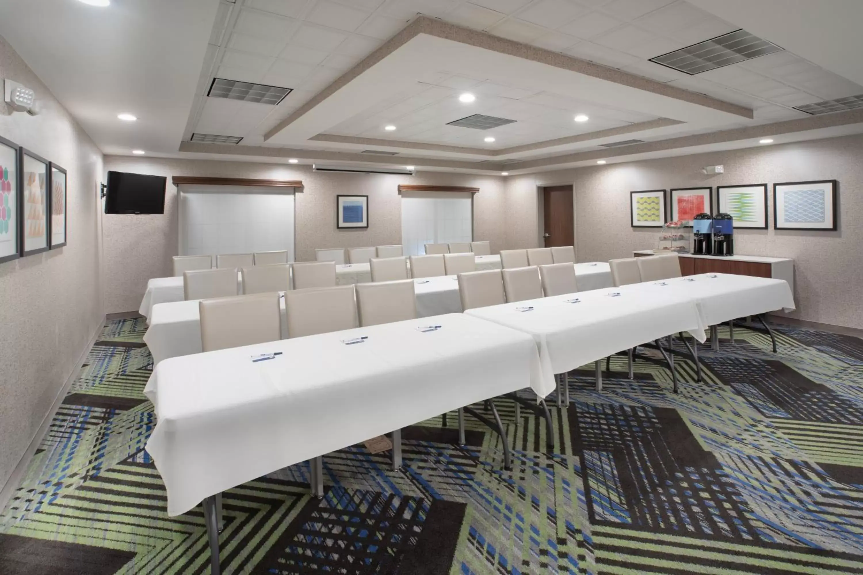 Meeting/conference room in Holiday Inn Express Hotel & Suites Longmont, an IHG Hotel