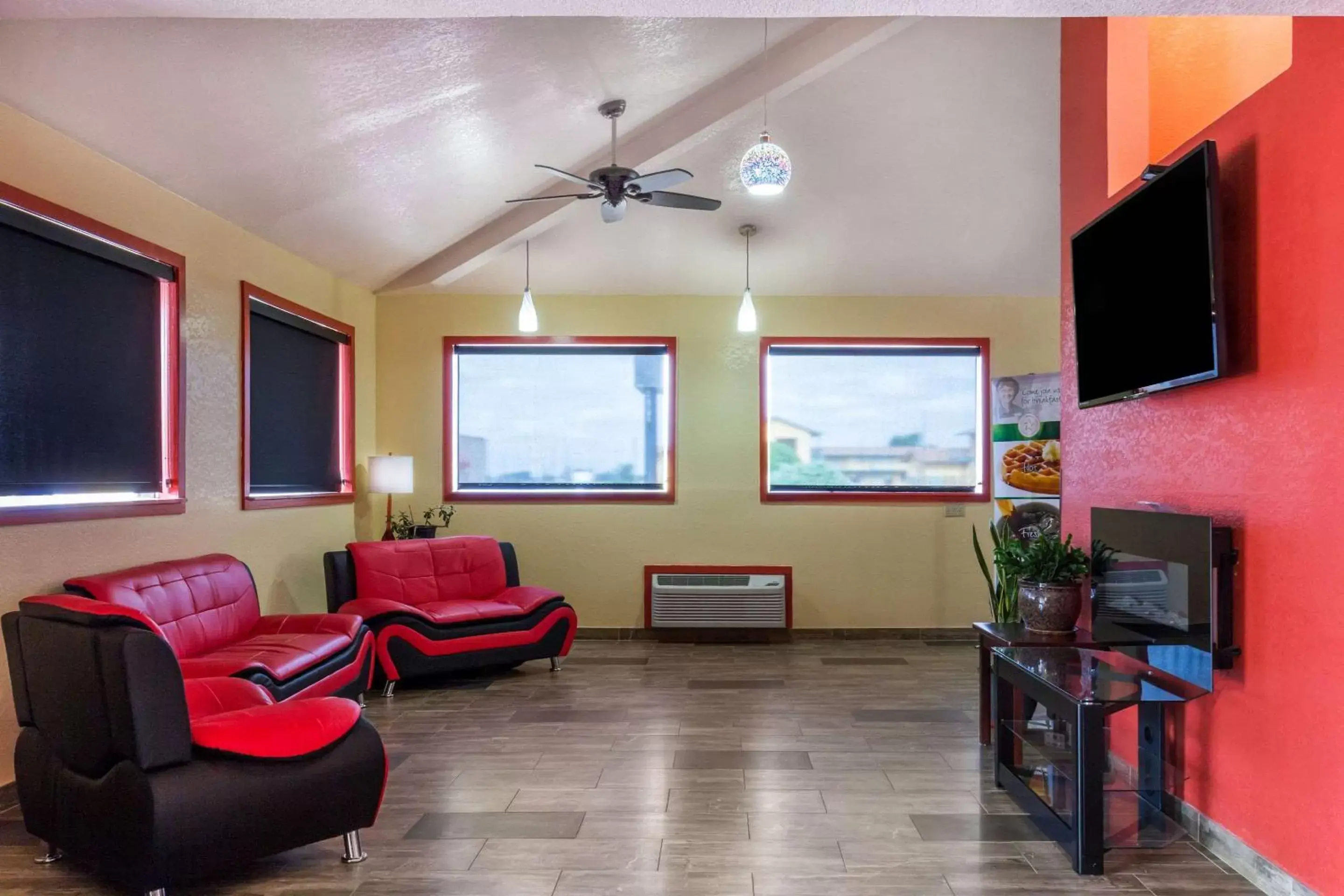 Lobby or reception, Seating Area in Quality Inn