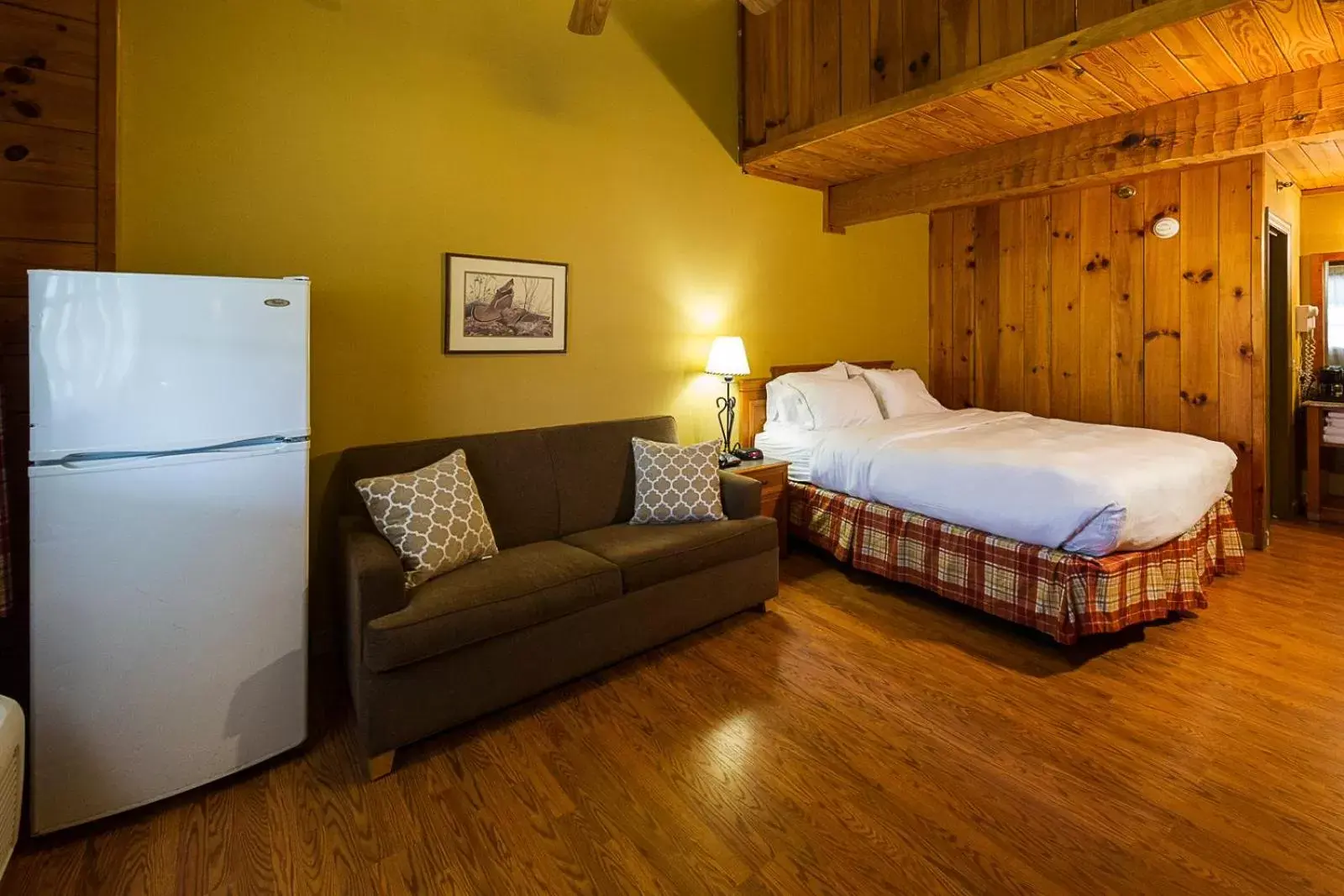 Photo of the whole room, Bed in Timbers Lodge Photo of the whole room, Bed in Timbers Lodge