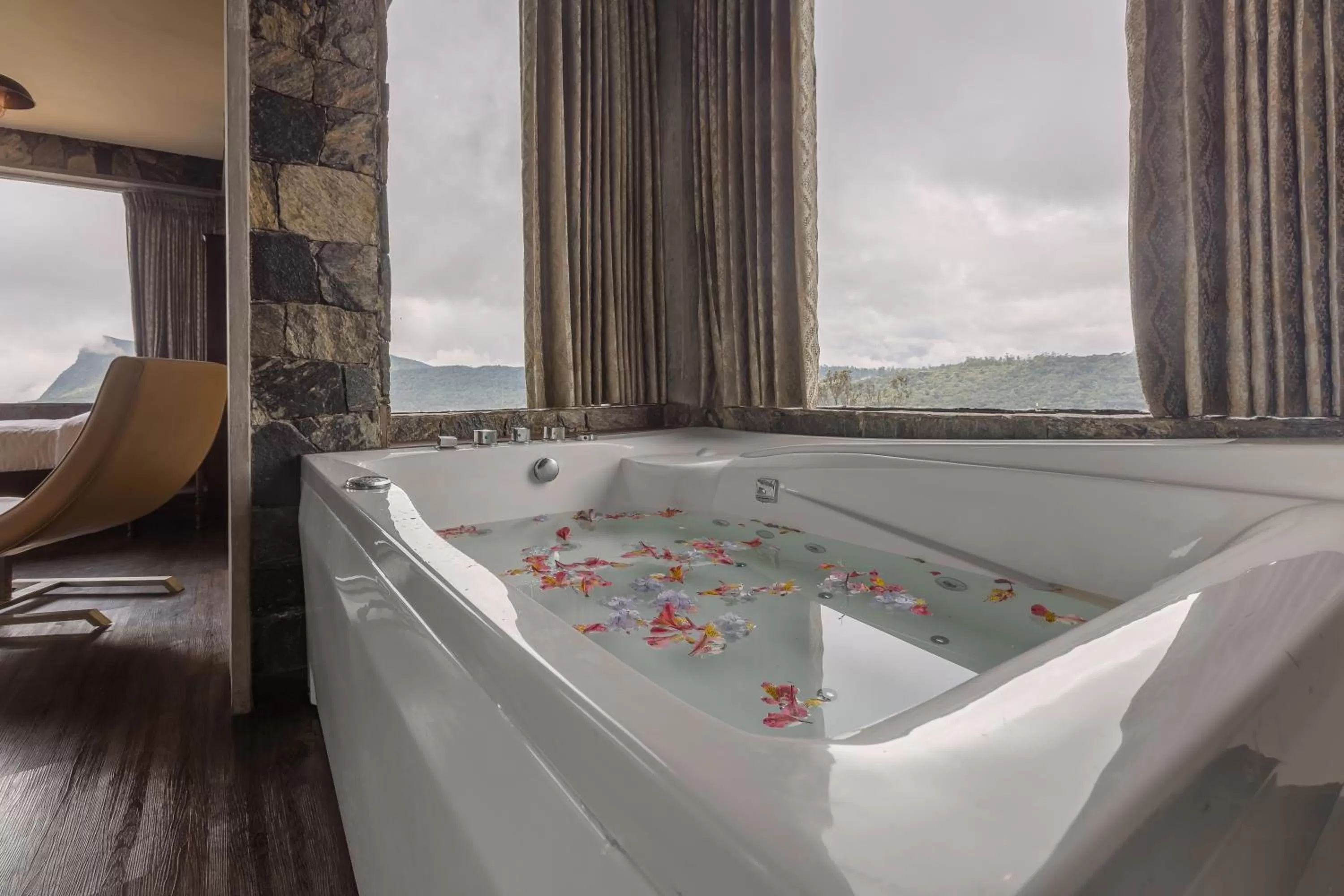 Hot Tub in Fort WindShire