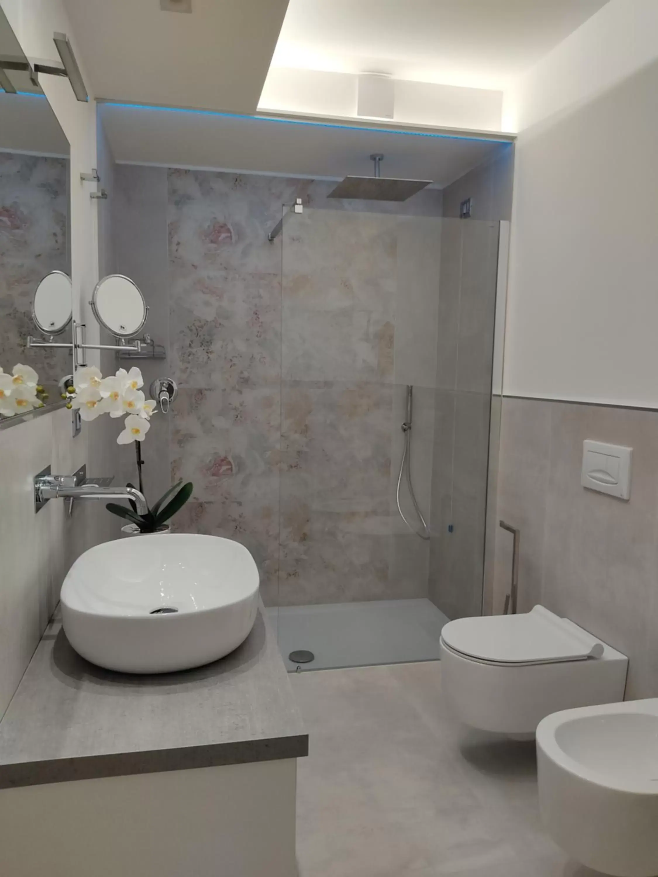 Shower, Bathroom in Bizantini Tropea