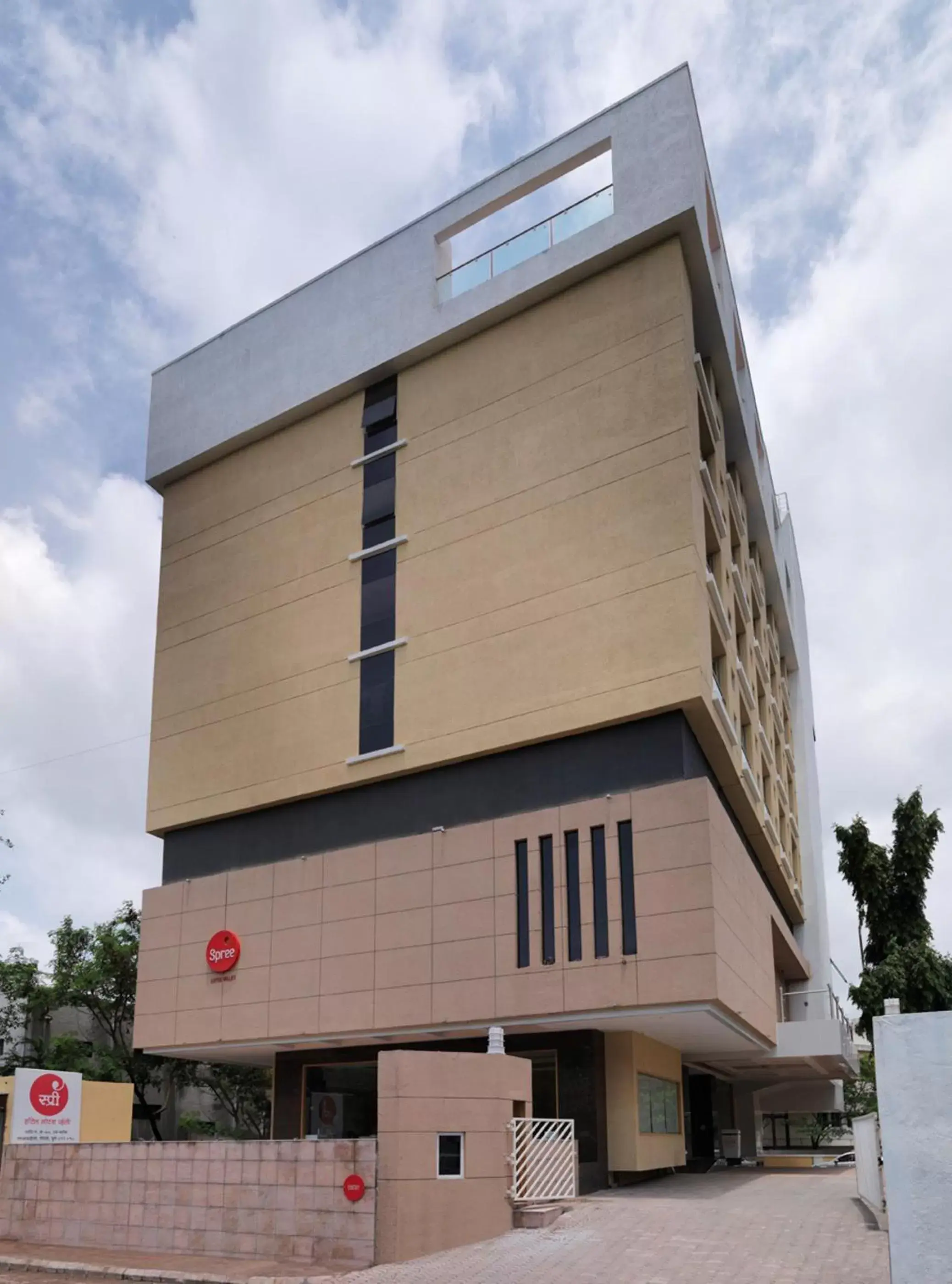 Facade/entrance, Property Building in Spree Shivai Hotel