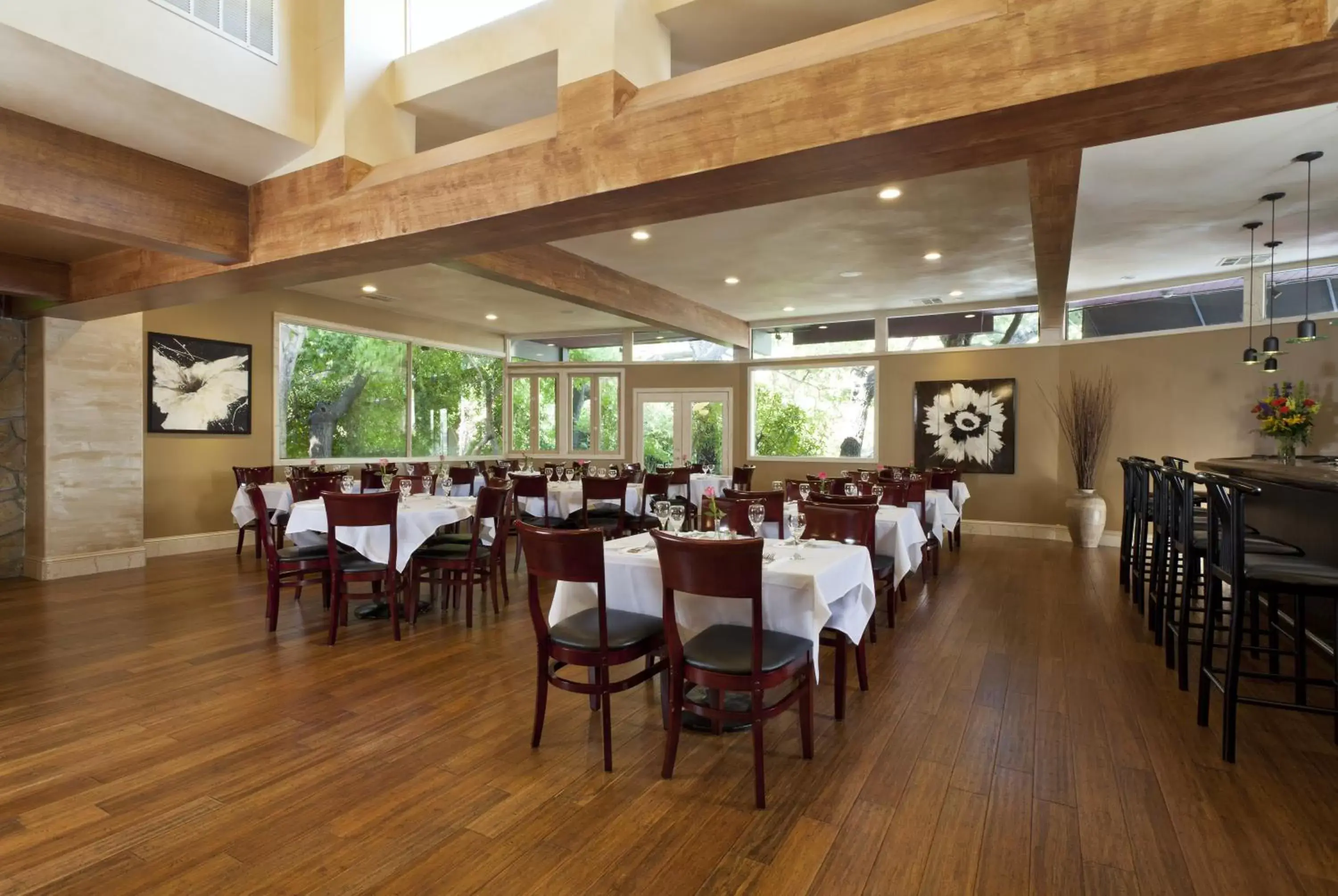 Restaurant/Places to Eat in The Creekside Inn
