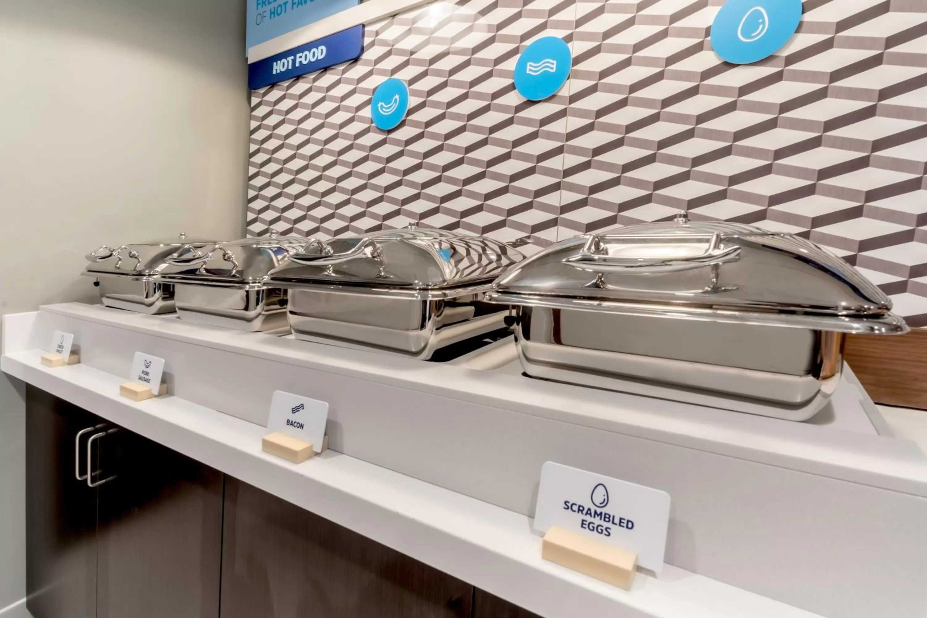 Breakfast in Holiday Inn Express & Suites - Milwaukee West Allis by IHG