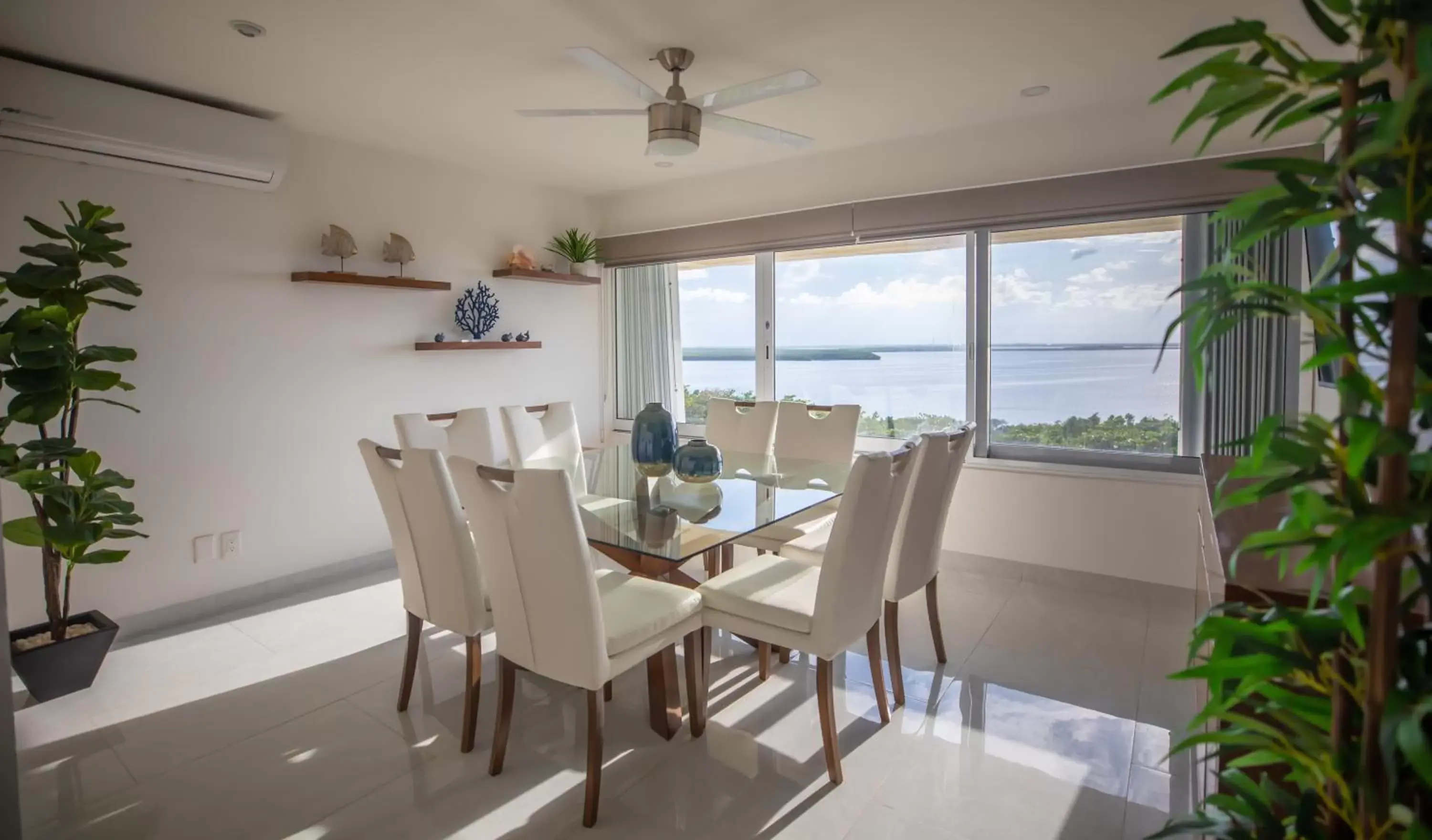 Dining Area in Beachfront Penthouses by LivIN Cancun