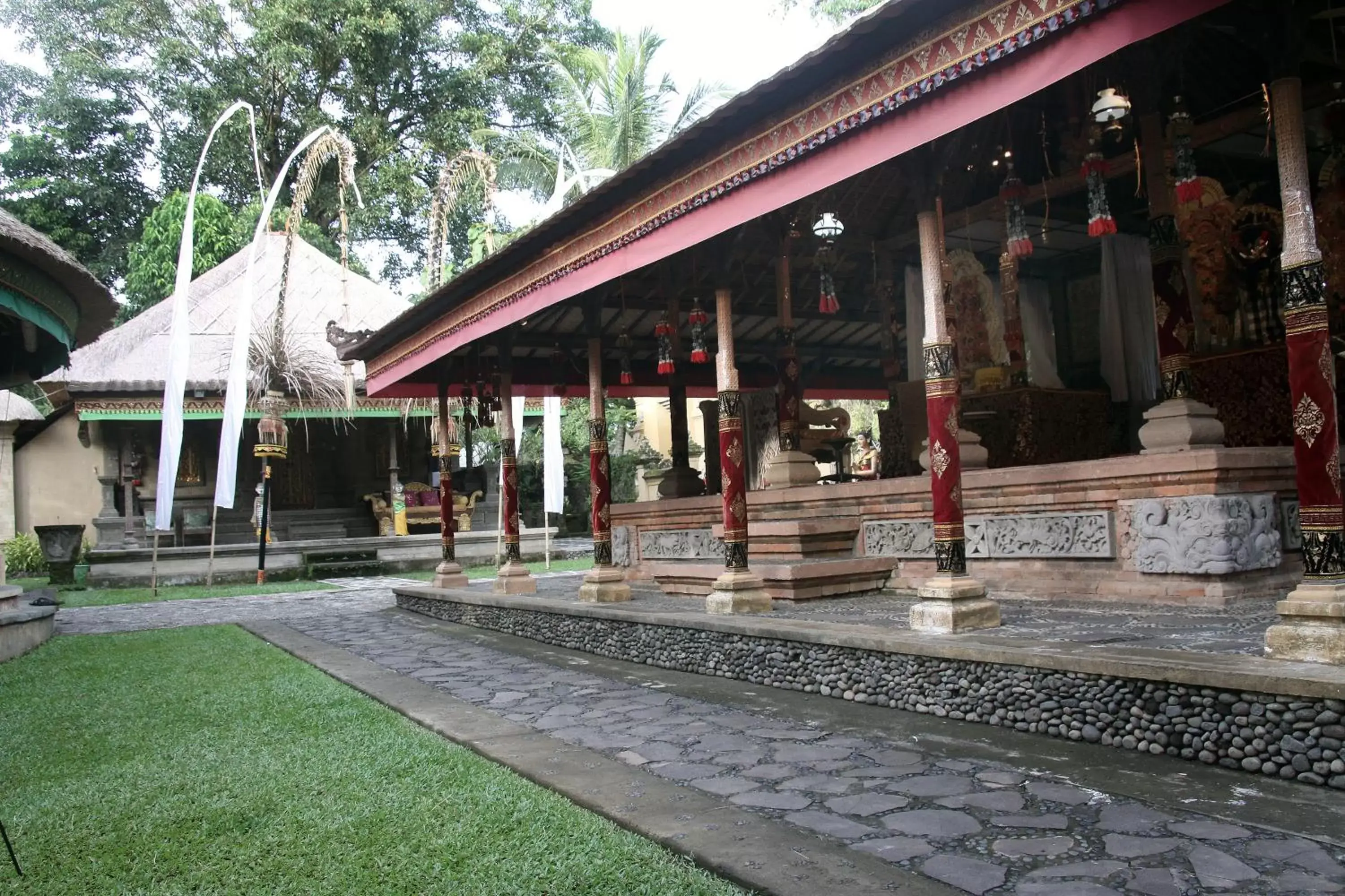 Area and facilities in Puri Taman Sari